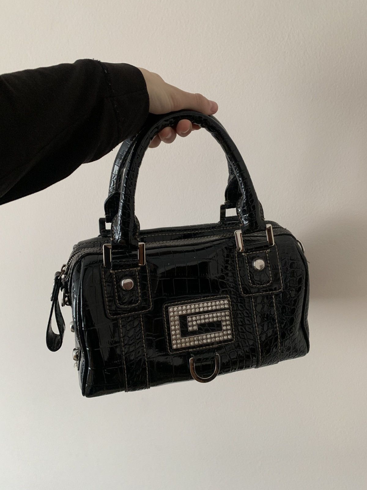 Guess 🔥HYPE VINTAGE GUESS Y2K ULTIMATE GLOSS HANDBAG Size ONE SIZE - 4 Thumbnail