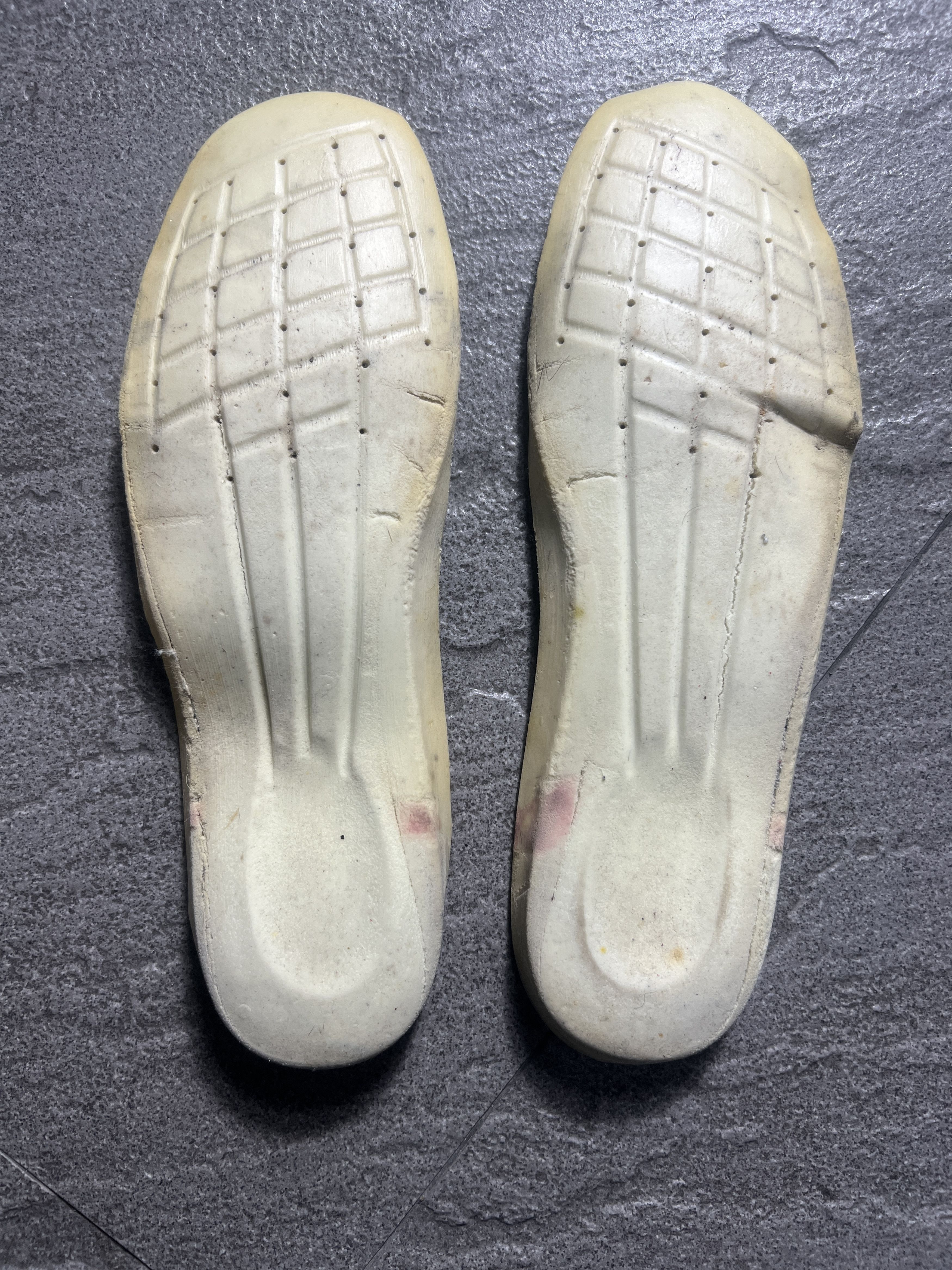 Golden Goose Golden Goose Running Sole Cream Red Star Size 36 Size US 7 / EU 40 - 16 Thumbnail