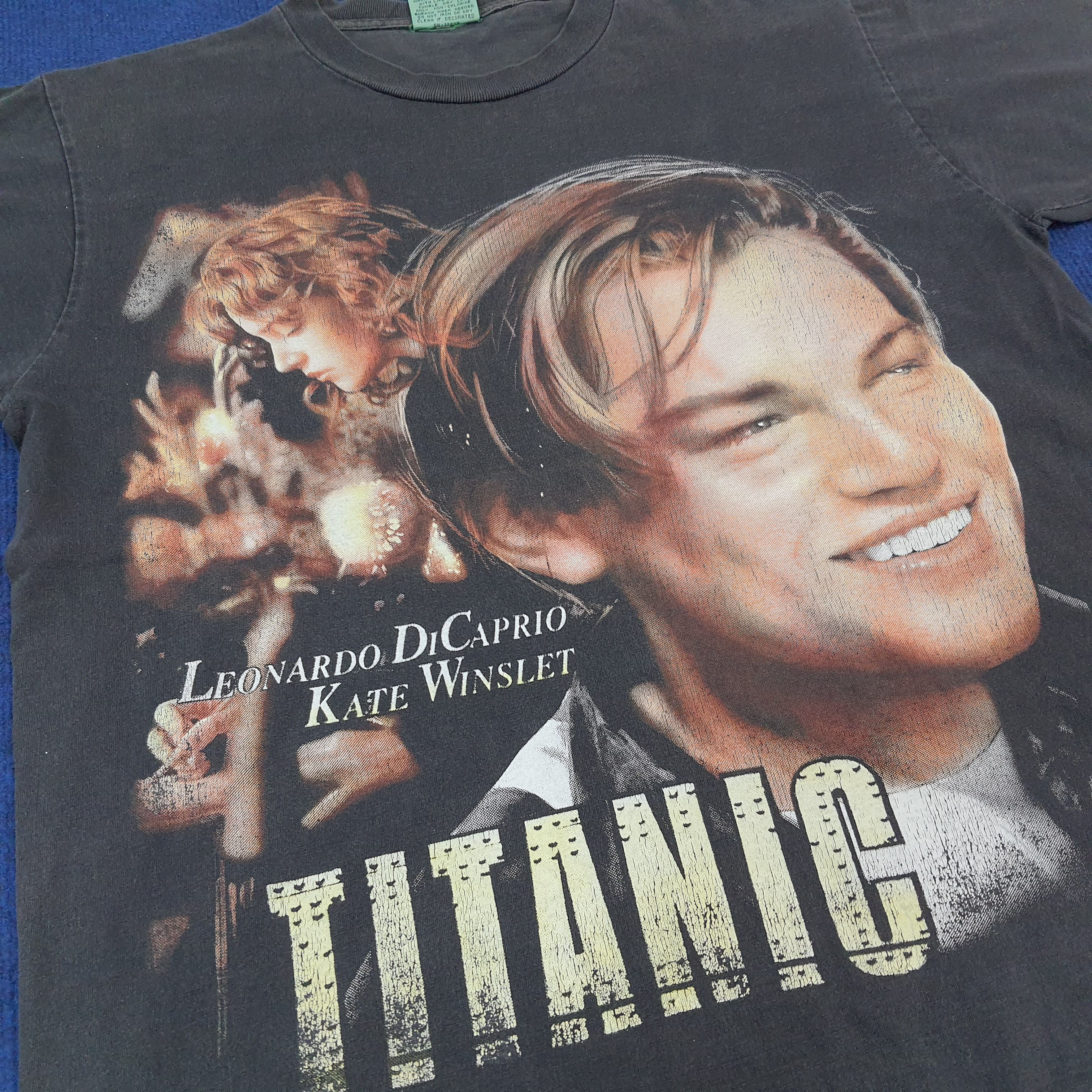 Vintage Vintage Titanic Leonardo Kate Winslet American Movie Tshirt Size US L / EU 52-54 / 3 - 2 Thumbnail