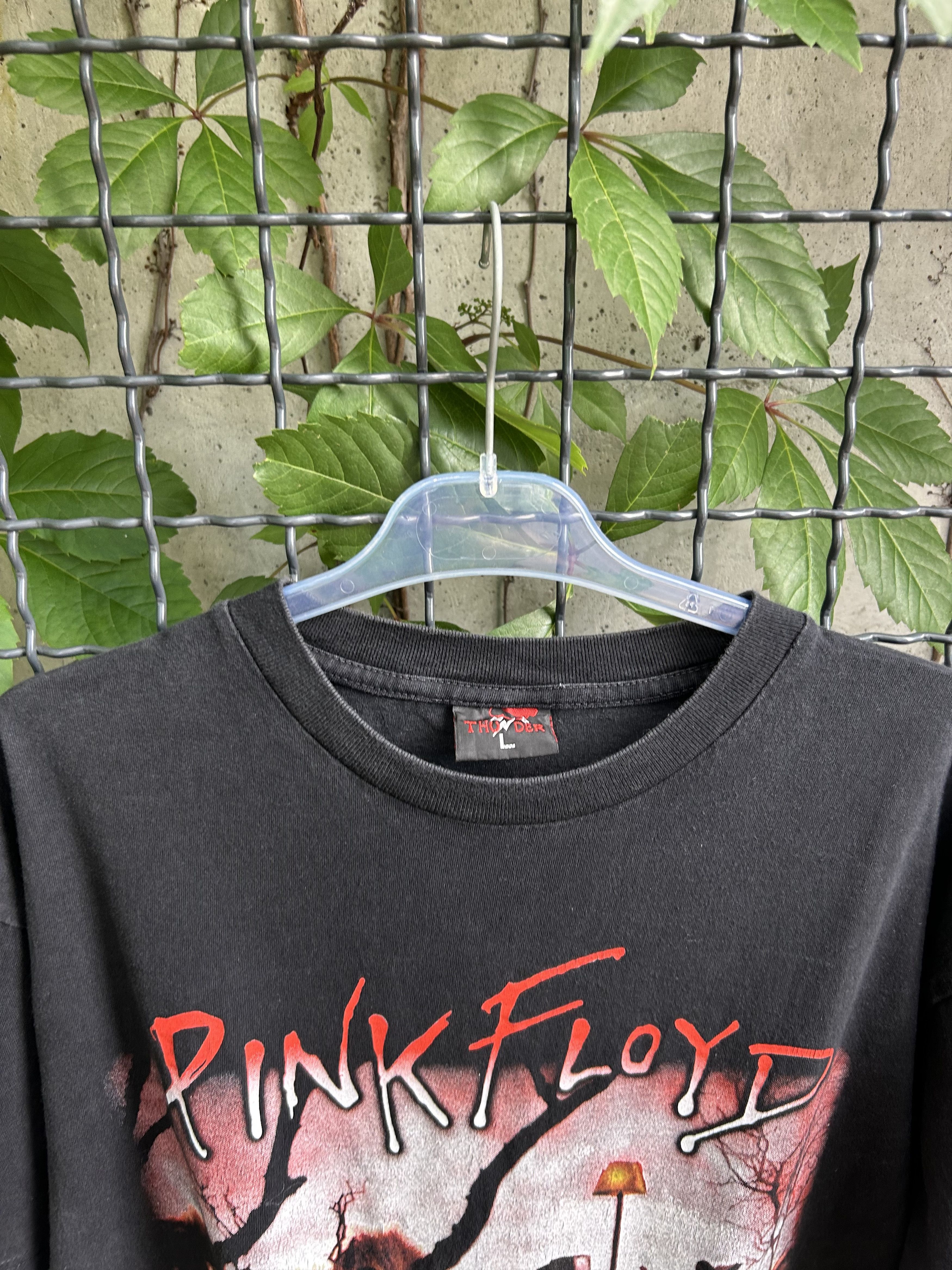 Band Tees Vintage 90s Pink Floyd The Wall Rock Band T-shirt Size US L / EU 52-54 / 3 - 4 Thumbnail
