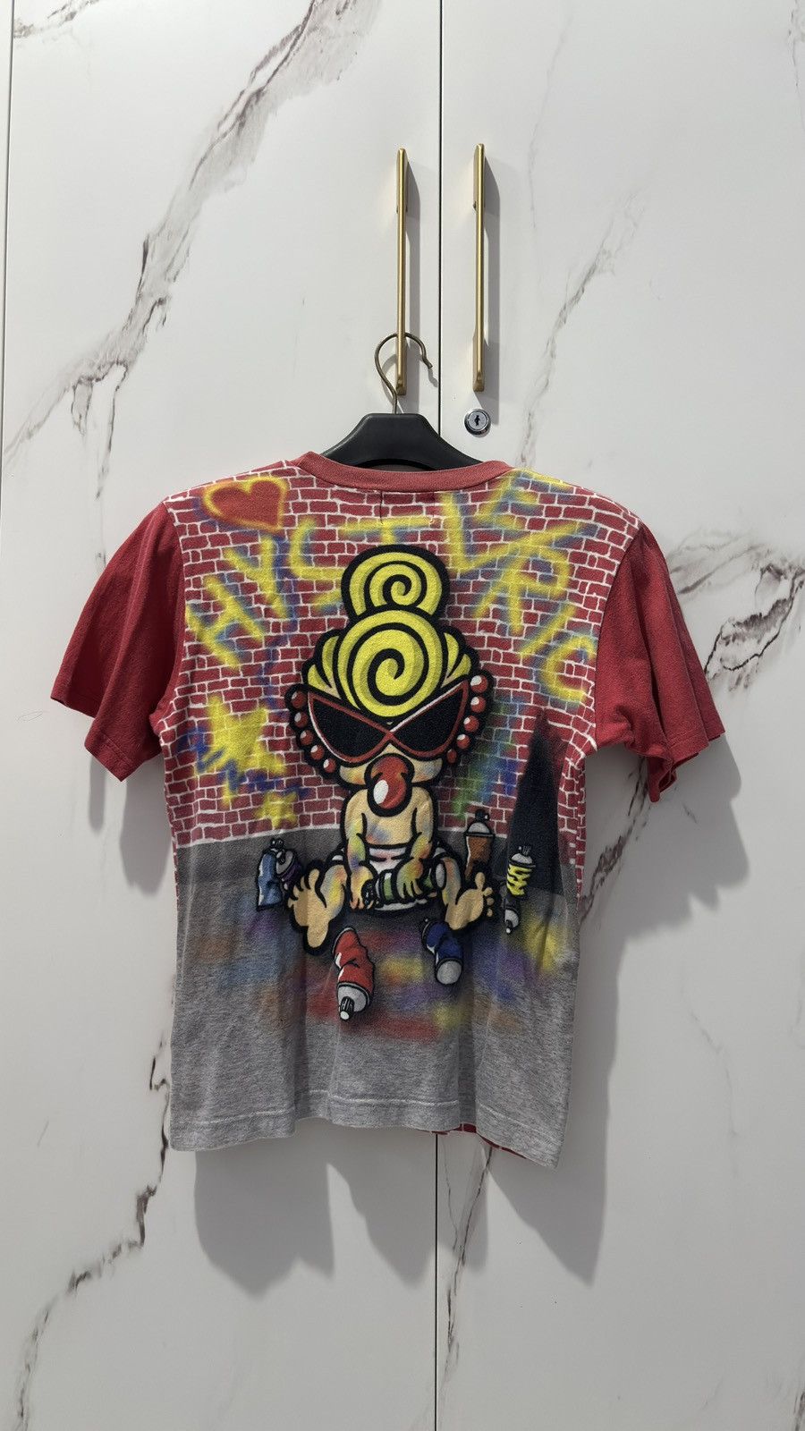 Hysteric Glamour 🔥needgone!!Hysteric Mini "Mini-Chan" Brick Wall Graphic Tee Size US S / EU 44-46 / 1 - 2 Thumbnail