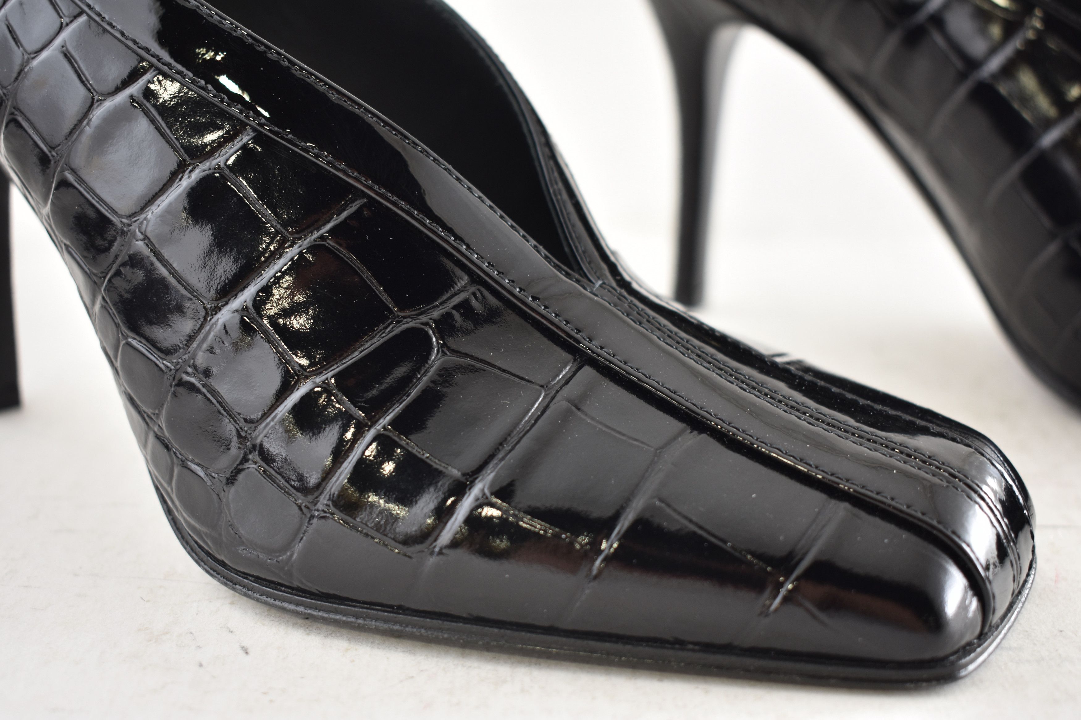 Chanel Chanel 26S Black Crocodile Croc Patent CC Logo Heel Pump 39 Size US 9 / IT 39 - 7 Thumbnail