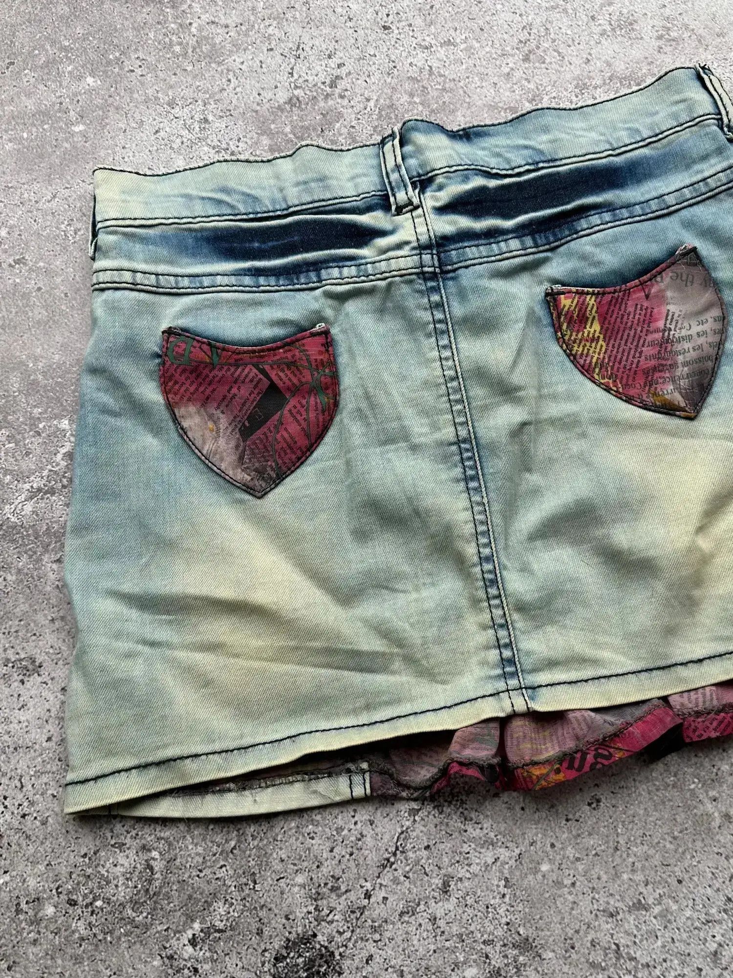 Japanese Brand Vintage Printed Faded Denim Mini Skirt C8(V292)(E8) Size 24" / US 00 / IT 34 - 5 Thumbnail