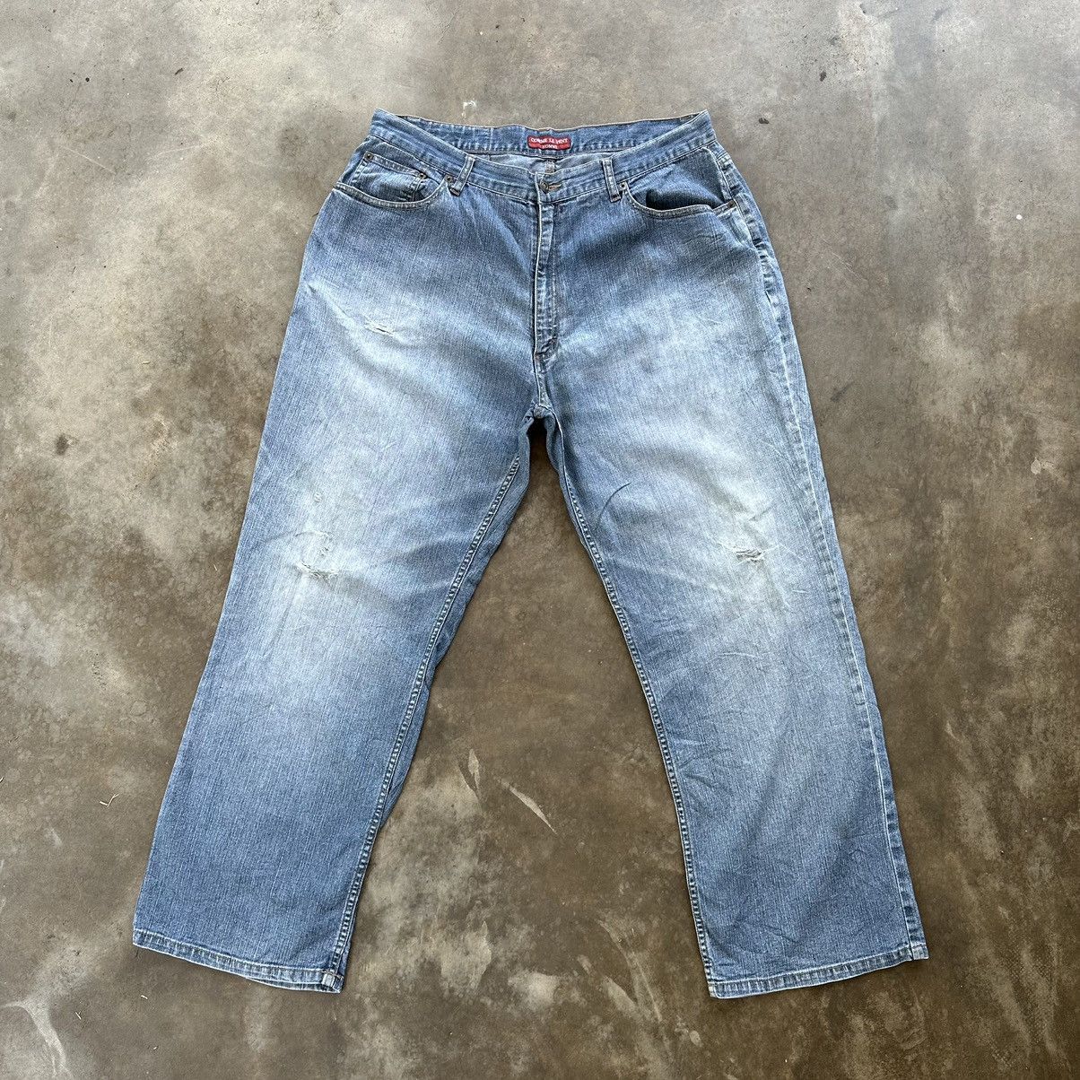 Japanese Brand Vintage Comme Le Vent Homme Faded Distressed Denim Jean Pant Size US 36 / EU 52 - 1 Thumbnail