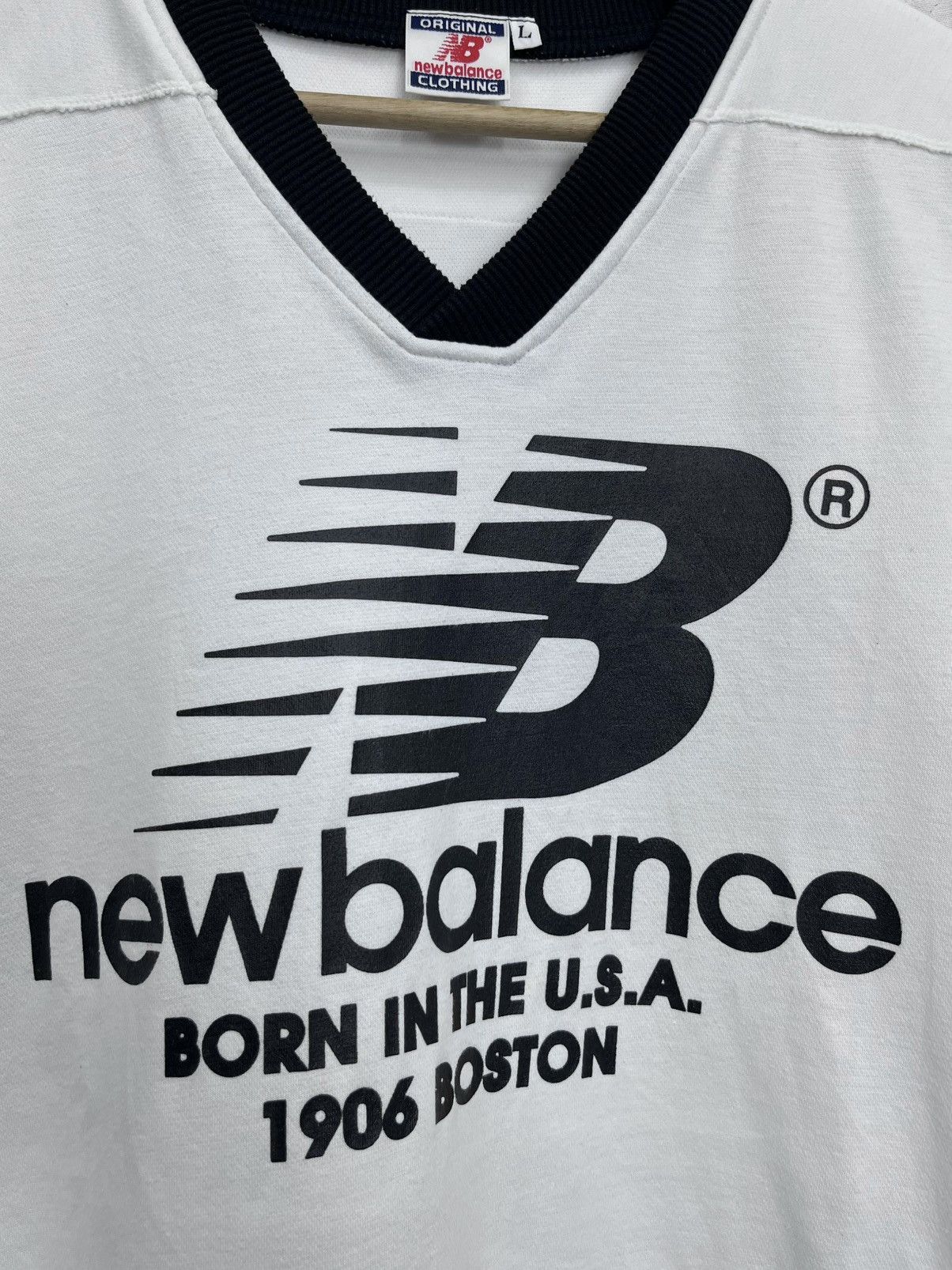 New Balance Vintage NEW BALANCE Big Logo V-neck Split T-Shirt Y2K HipHop Size US M / EU 48-50 / 2 - 2 Thumbnail