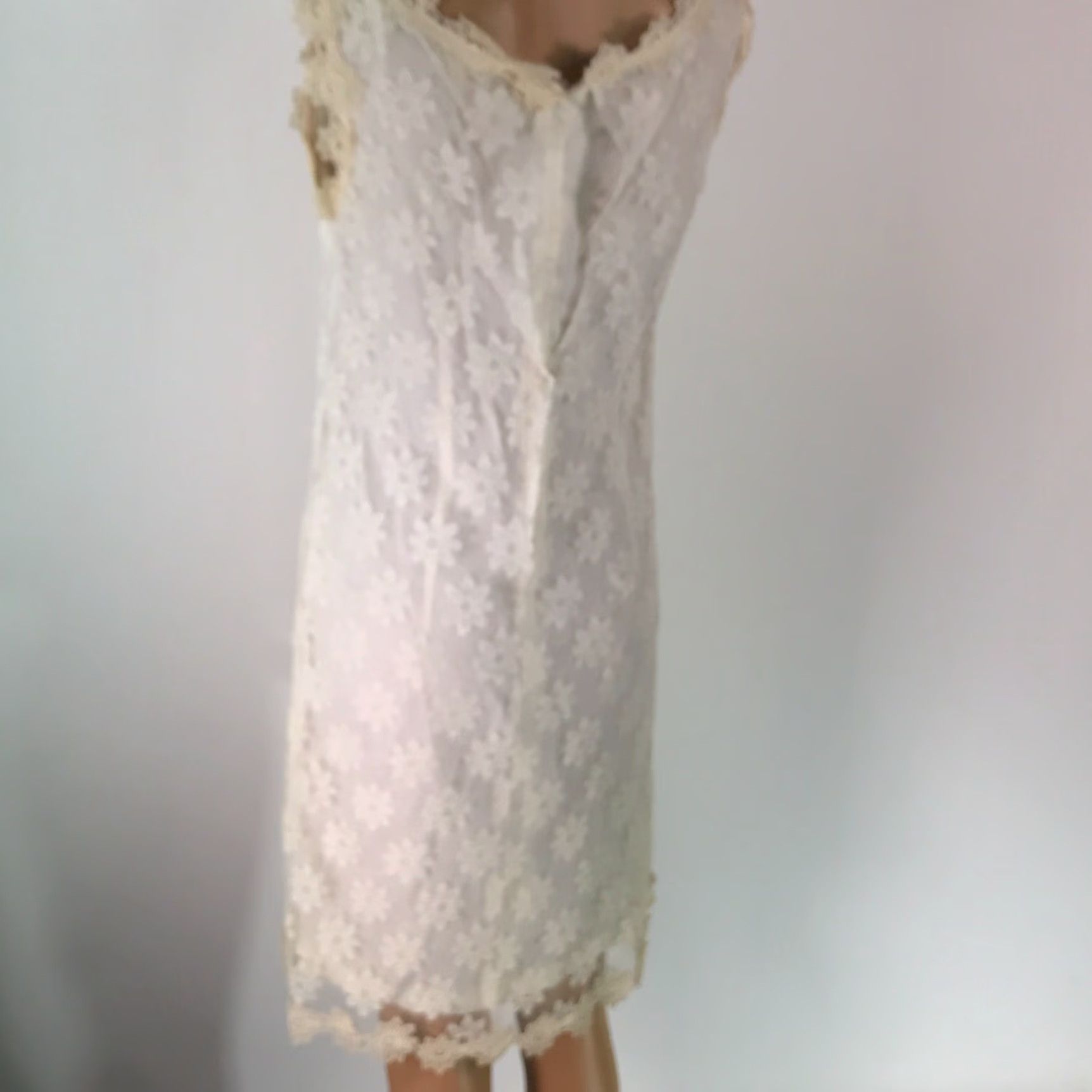 Vintage Vintage Women's Skater Dress - White Floral Lace Knee Length Boat Neck Sleeveless Party/Cocktail Dress Size 46 Size L / US 10 / IT 46 - 2 Thumbnail