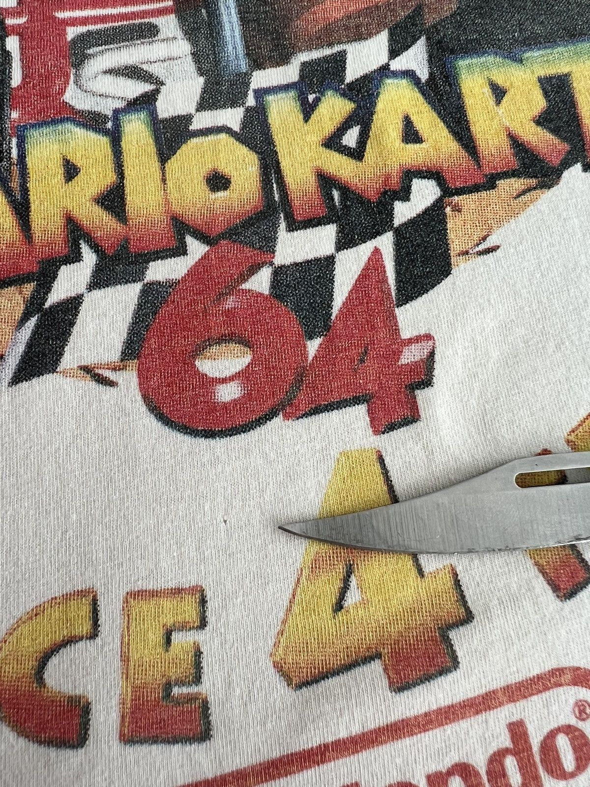 Nintendo Vintage 90s Mario Kart Nintendo 64 Video Game White T-shirt Size US L / EU 52-54 / 3 - 18 Thumbnail