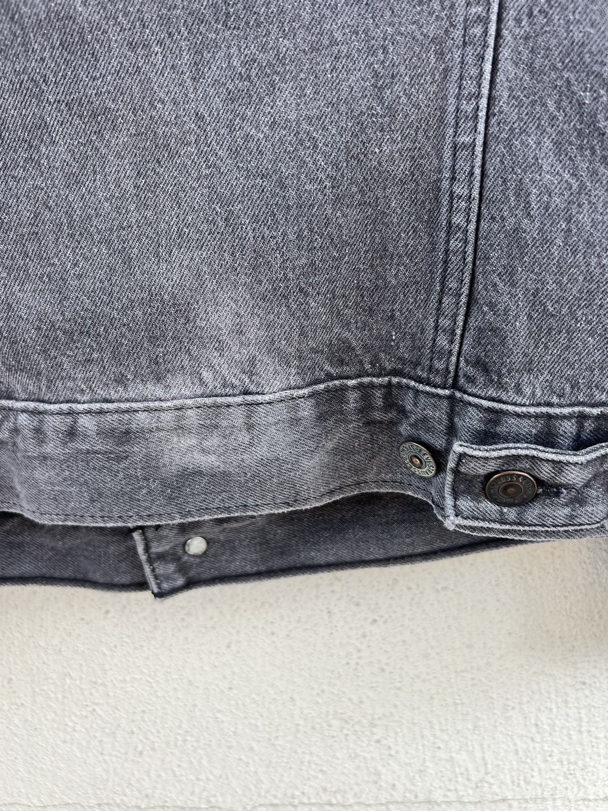 Levi's Vintage 80s Levi’s 75505 Faded Black Denim Trucker Jacket Size US S / EU 44-46 / 1 - 11 Thumbnail