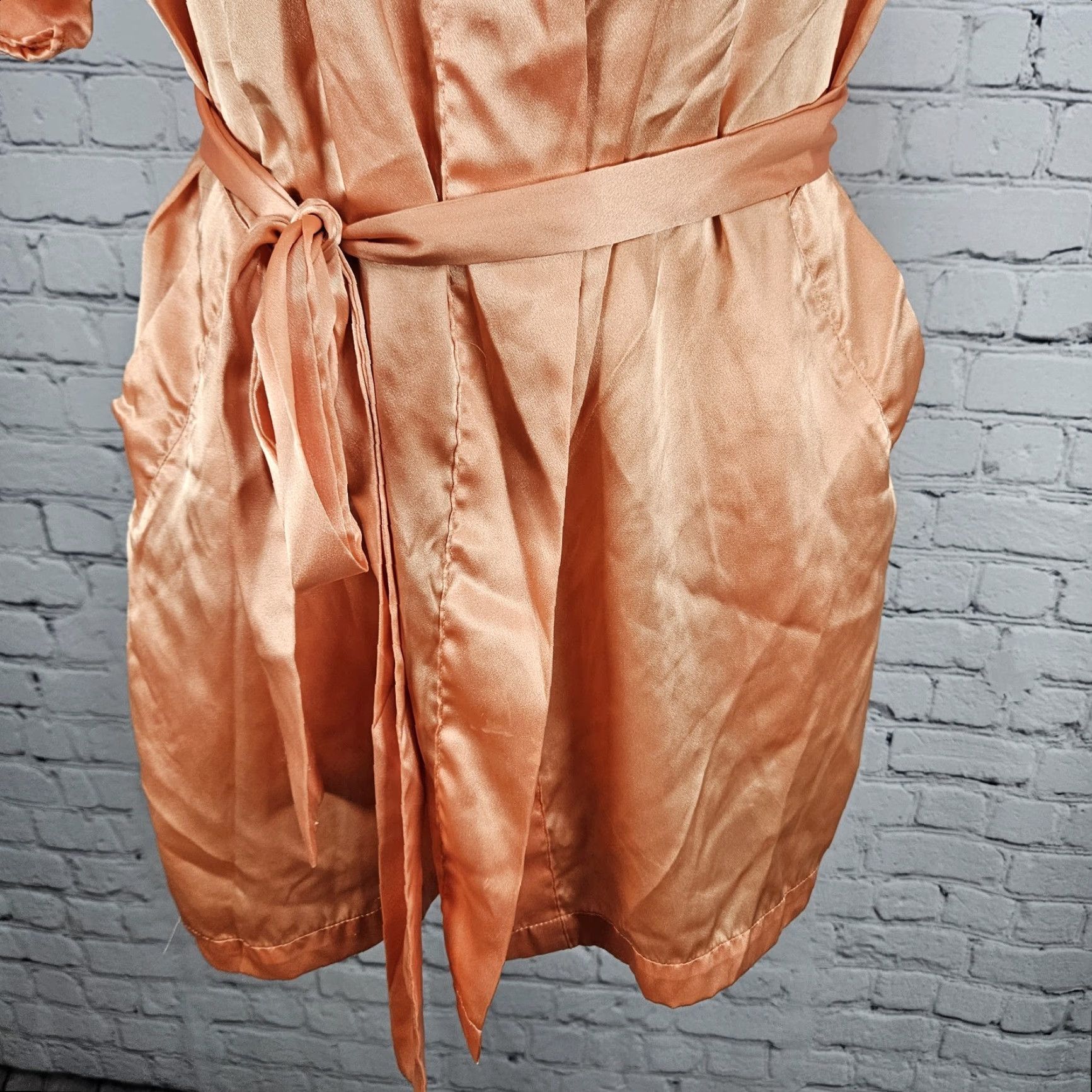 Victoria's Secret Victoria's Secret Robe Women One Size Orange Satin Pockets Belted Lightweight Short Sleeve Tie V-Neck Polyester Machine Washable Classic Spring Summer Size 42" / US 20 - 5 Thumbnail