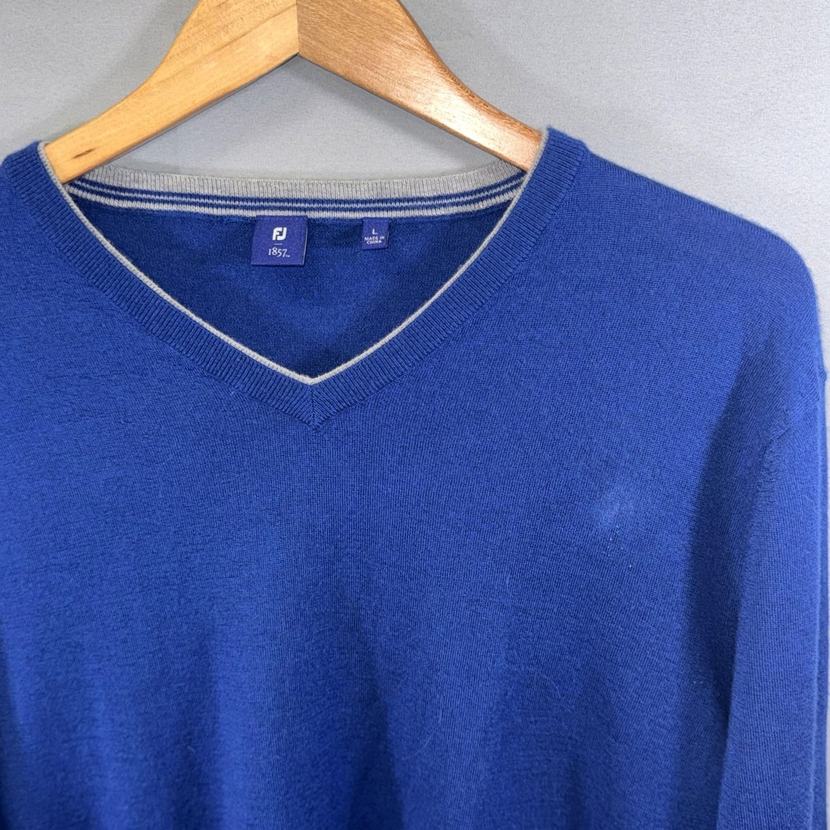 Footjoy FootJoy Sweater Mens L Blue 100% Cashmere V Neck Pullover Soft Gray Trim Size US L / EU 52-54 / 3 - 3 Thumbnail