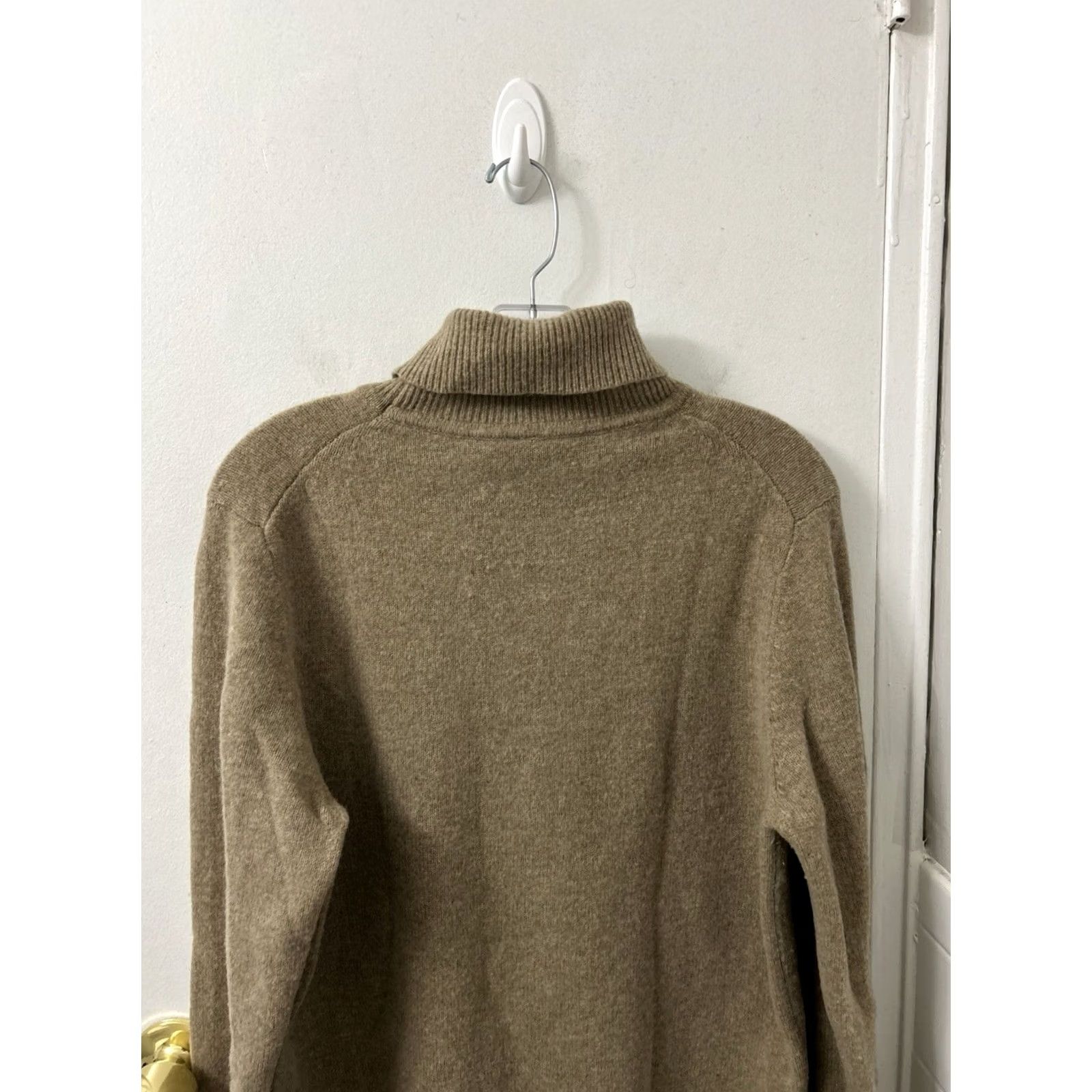 Uniqlo Uniqlo Sweater Mens M Tan Brown 100% Wool Turtleneck Knit Pullover L/S Gallon? Size US M / EU 48-50 / 2 - 7 Thumbnail