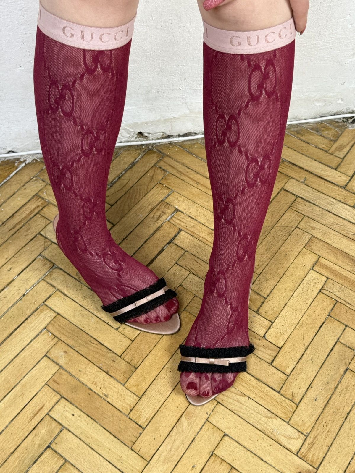 Vintage Women’s Openwork Lace Knee Socks Stockings Gucci Size ONE SIZE - 1 Thumbnail