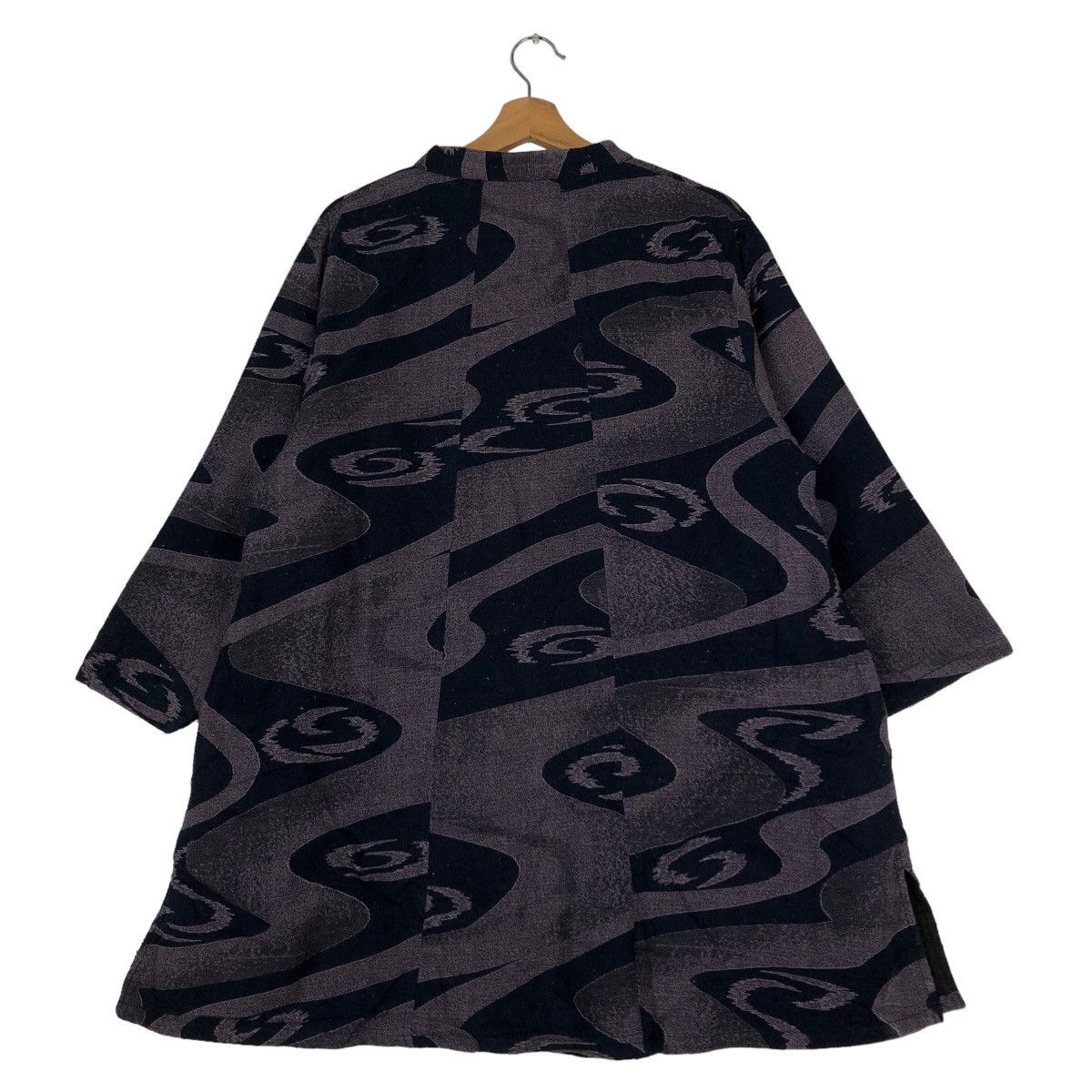 Japanese Brand Vintage Over Print Jacket Japanese Traditional Issey Miyake Size US M / EU 48-50 / 2 - 8 Thumbnail