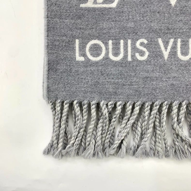 Louis Vuitton Louis Vuitton Grey presbyopic wool fringed scarf Size ONE SIZE - 3 Thumbnail