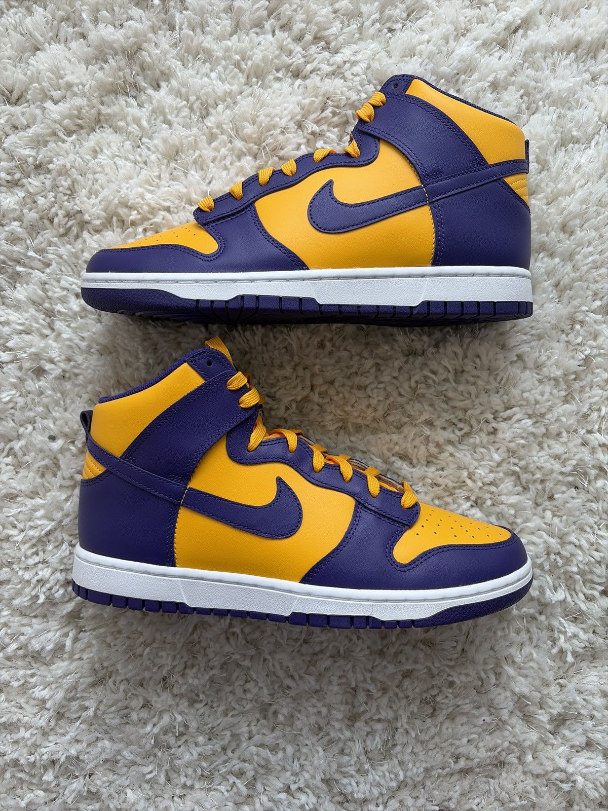 Nike Nike Dunk High Lakers Size US 10.5 / EU 43-44 - 2 Thumbnail