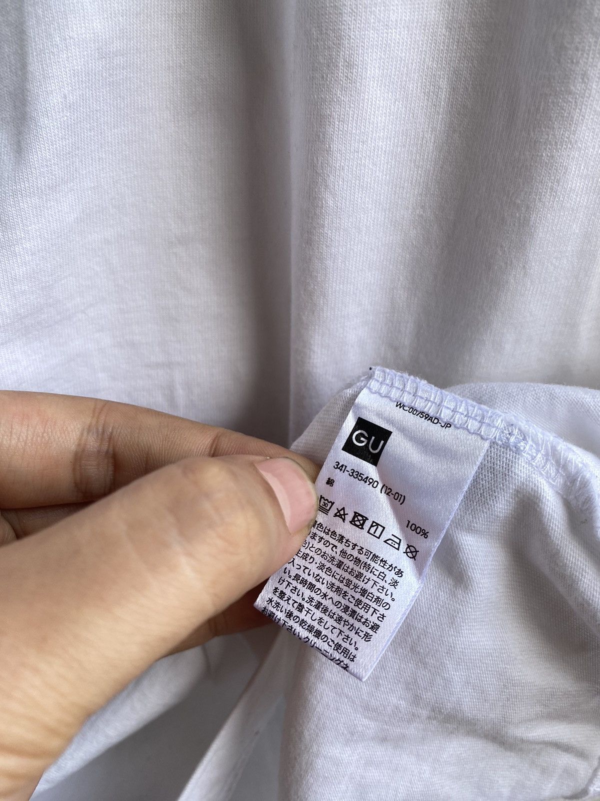 Jun Takahashi × Undercover Undercover x GU Apple white tee Size US M / EU 48-50 / 2 - 5 Thumbnail
