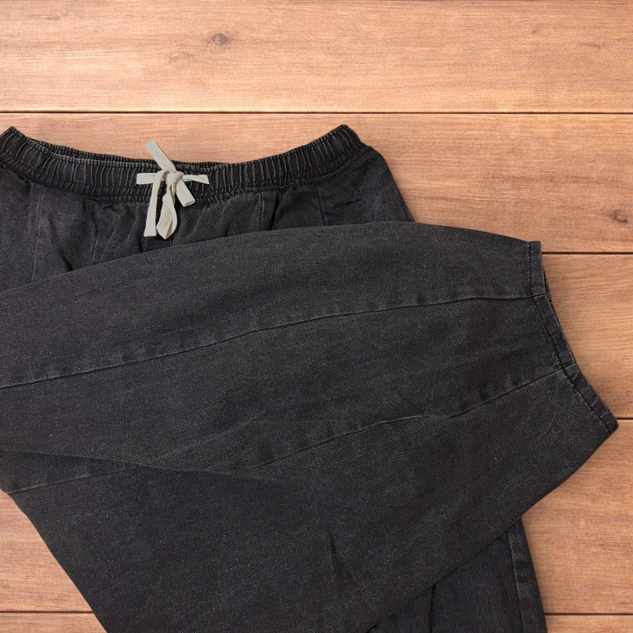 Japanese Brand Super baggy wide leg balloon fit jeans in washed black. Size US 34 / EU 50 - 5 Thumbnail