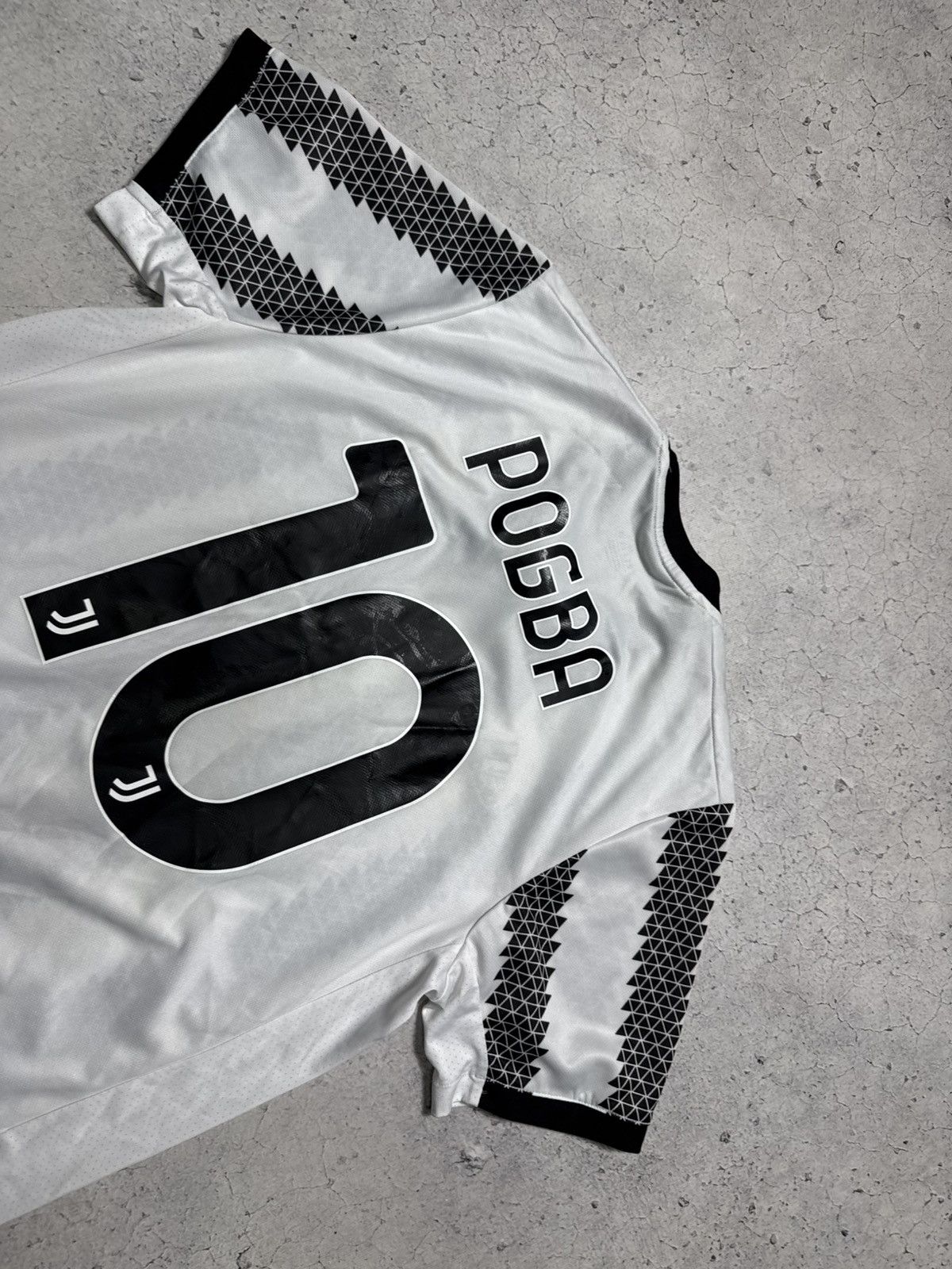 Adidas Adidas FC Juventus 2022/2023 Paul Pogba #10 Soccer Jersey Size US M / EU 48-50 / 2 - 9 Thumbnail