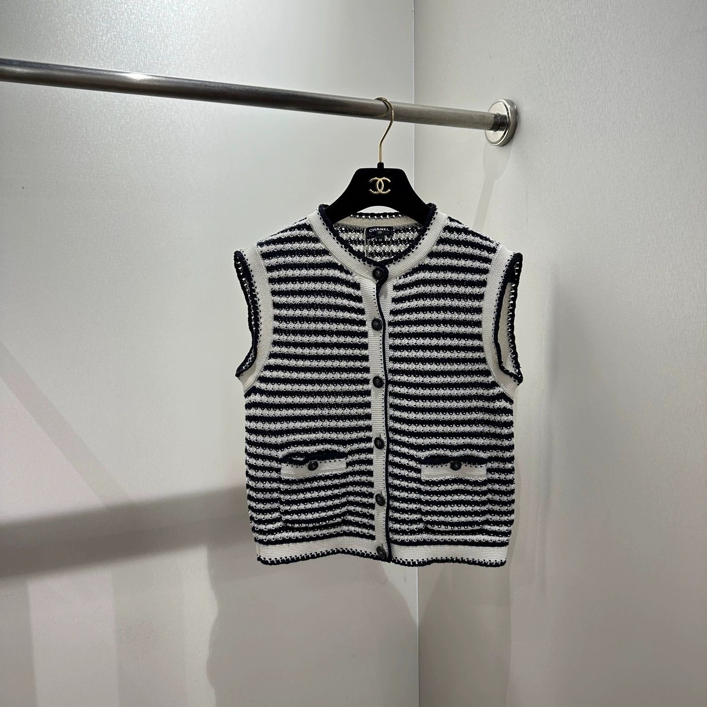 Chanel Chanel 22P Women's Black White Knit Cardigan 36 Size XS / US 0-2 / IT 36-38 - 1 Thumbnail