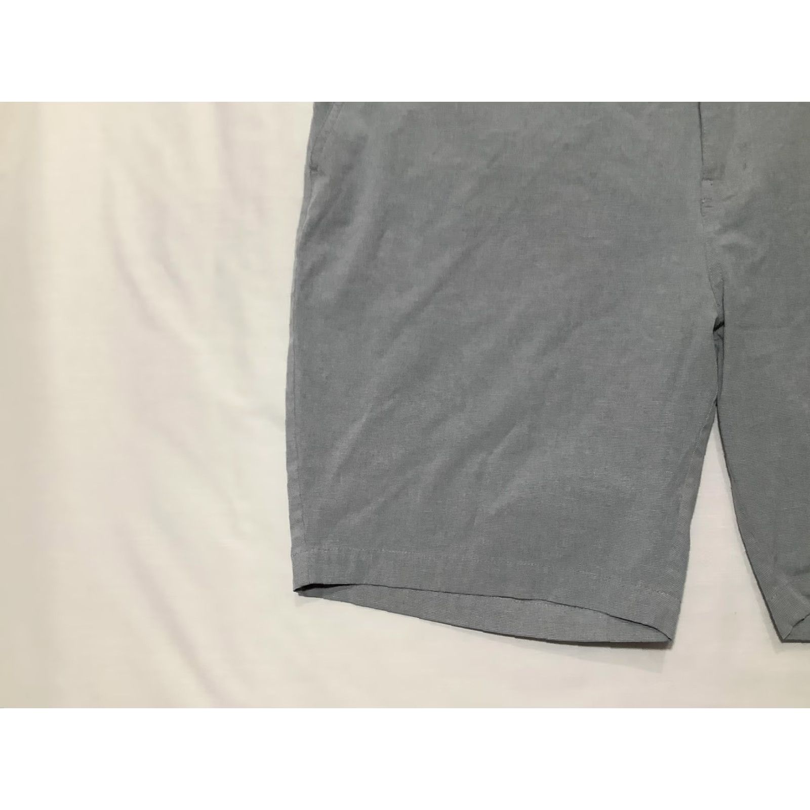 TravisMathew Travis Mathew Shorts Mens 40 Gray Microstripe Chino Stretch Golf Casual 10in Size US 40 / EU 56 - 3 Thumbnail