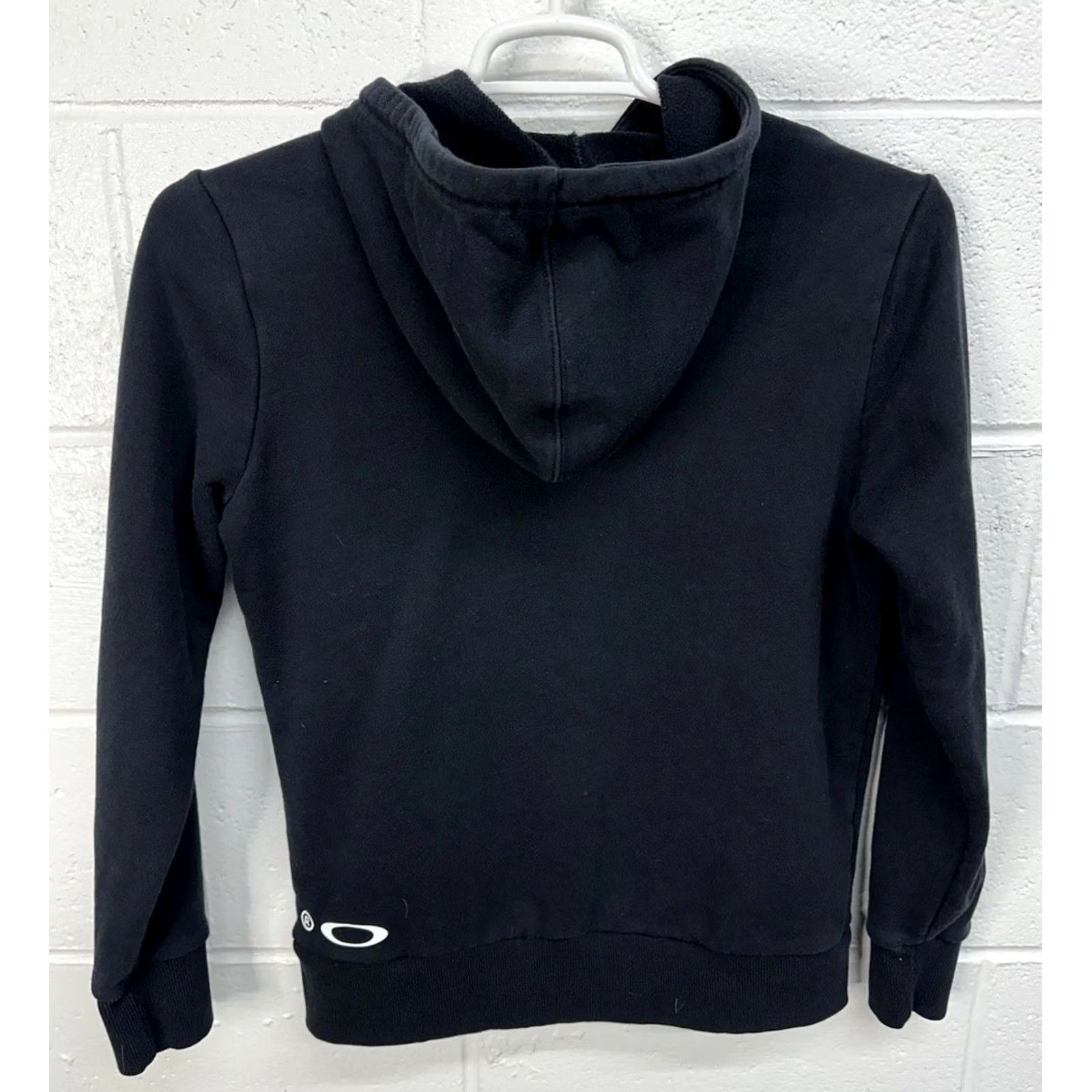 Oakley VINTAGE? Oakley Hoodie Men S Black Logo Pullover Ellipse Big Logo - Oakley Mens Hoodie Size S Black Logo Pullover Ellipse Big Logo Size US S / EU 44-46 / 1 - 3 Thumbnail