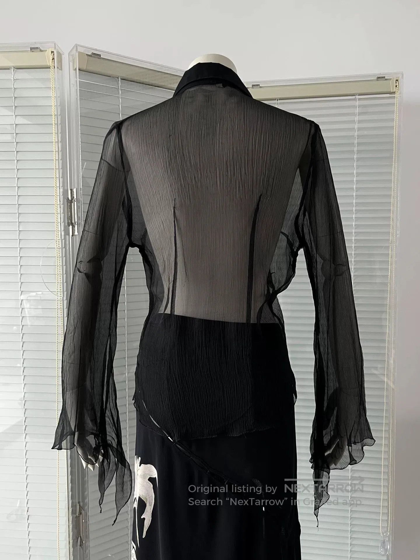 Other Vintage Italian Silver Lily Silk Shirt. Size M / US 6-8 / IT 42-44 - 5 Thumbnail