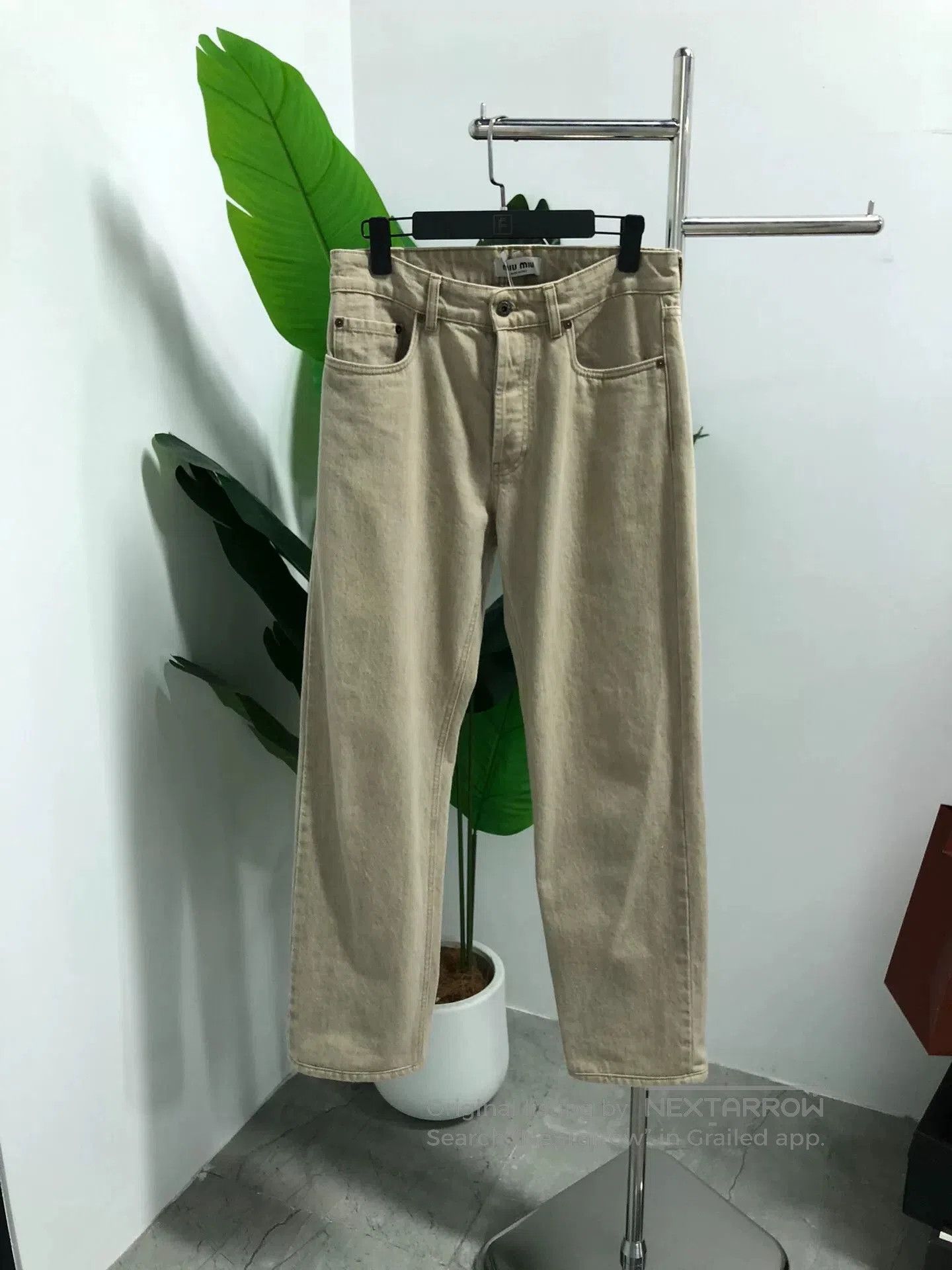 Miu Miu Miu Miu Beige Straight. Size 25" / US 0 / IT 36 - 1 Thumbnail