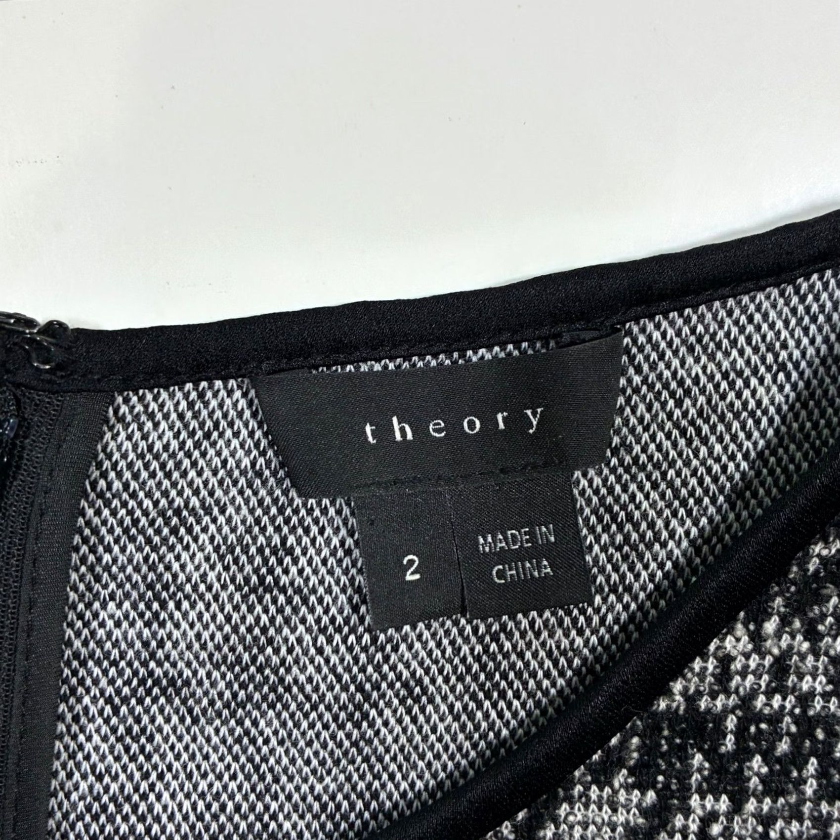 Theory EUC Theory Houndstooth Dress Black White Short Sleeve Zipper Knee Length Women Theory Dress Size 26" / US 2 / IT 38 - 6 Thumbnail