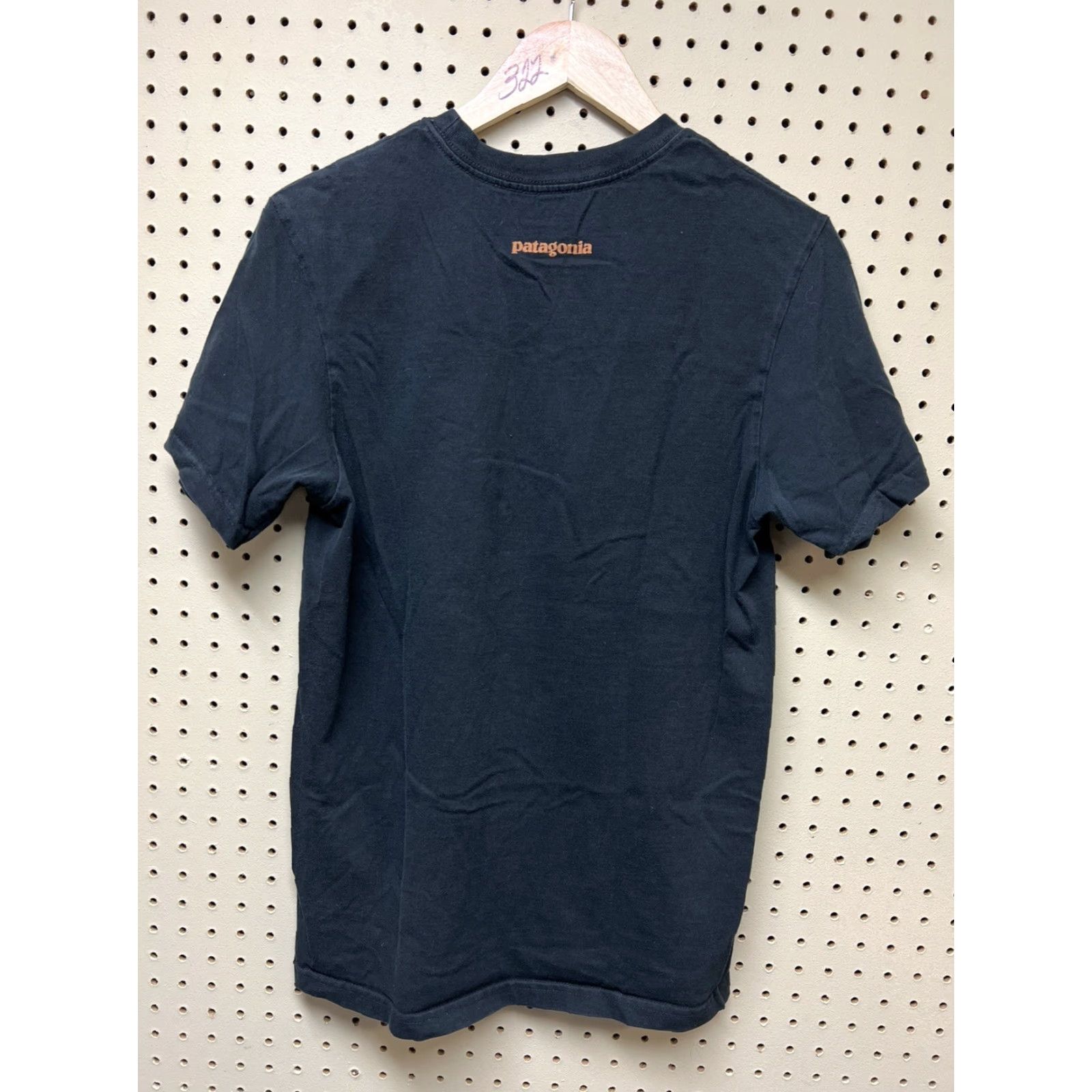 Patagonia Patagonia Kill Gas Pump Logo Tshirt Men S USA Organic Climate Change Promo RARE Shirt Size US S / EU 44-46 / 1 - 2 Thumbnail