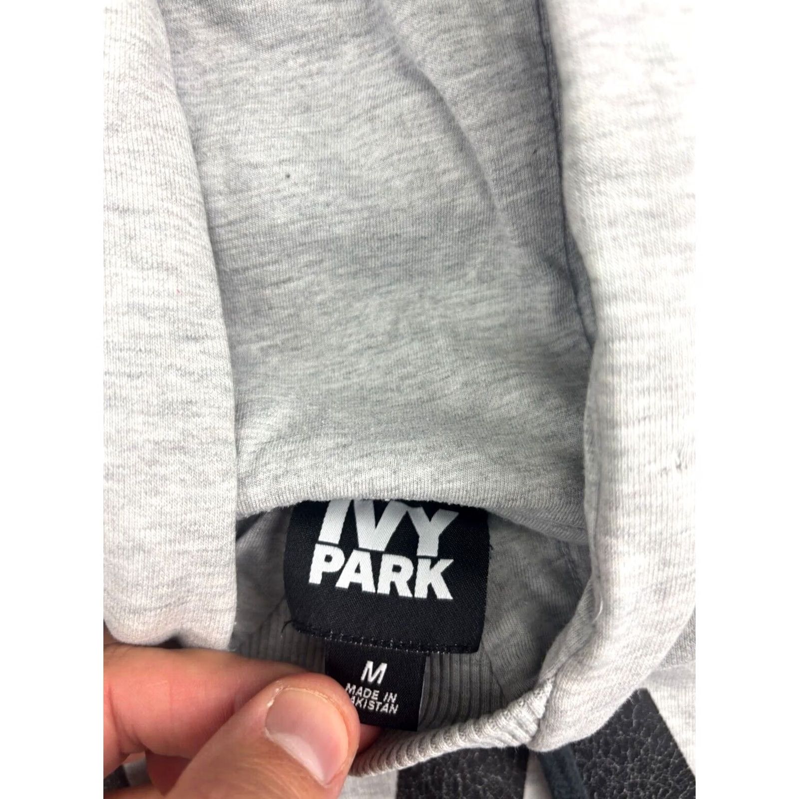 Ivy Park VINTAGE? Ivy Park Adidas Hoodie Women's M Gray Pullover Sweatshirt BIG LOGO Size M / US 6-8 / IT 42-44 - 2 Thumbnail