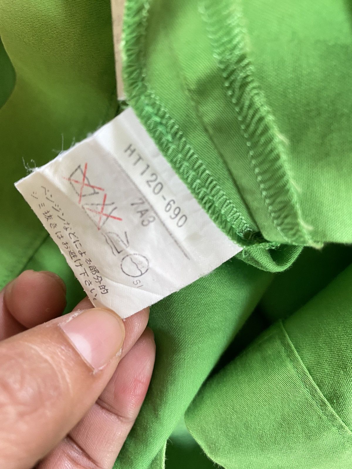 Yves Saint Laurent YVES SAINT LAURENT YSL Bright Green Satin Blouse Size S / US 4 / IT 40 - 15 Thumbnail