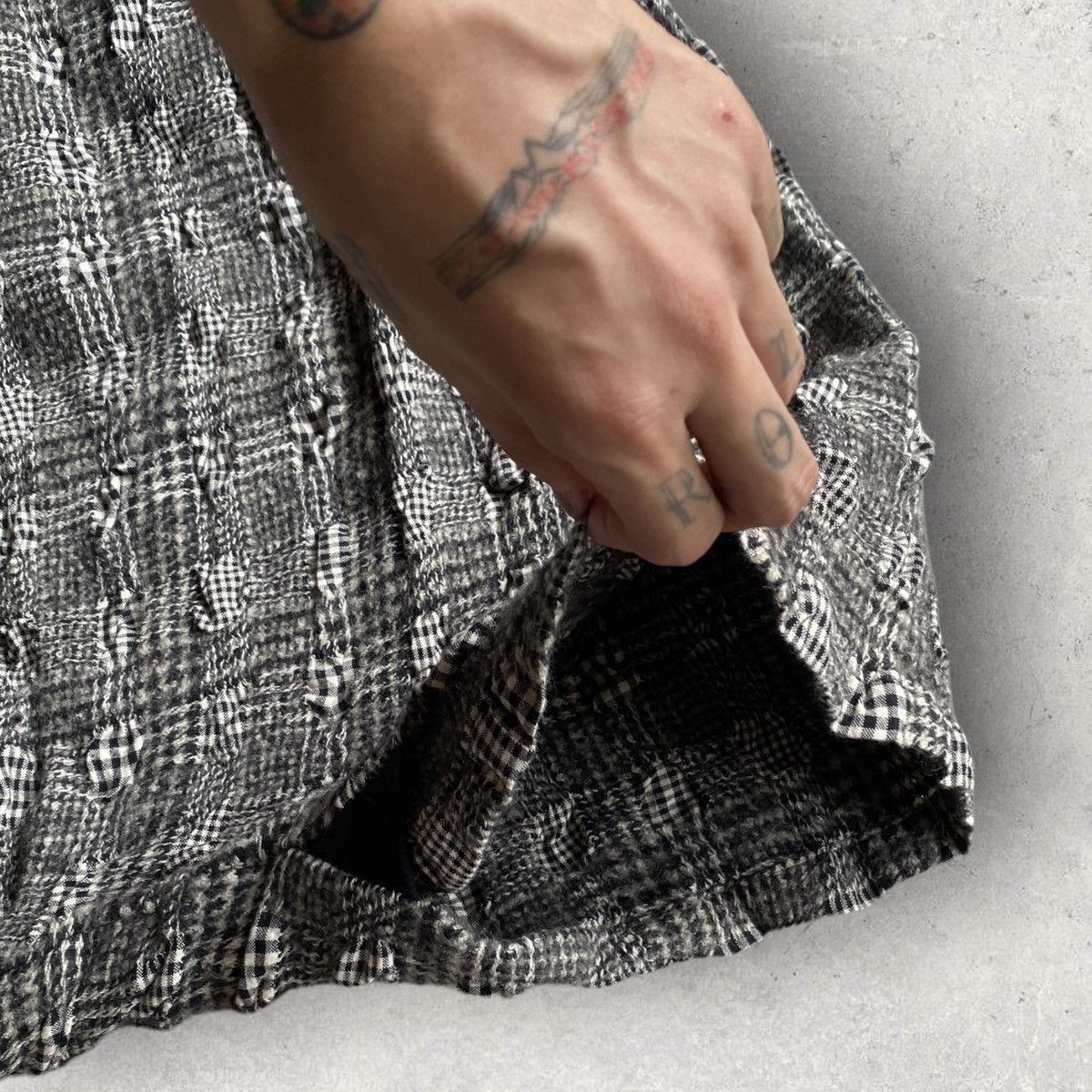 Yohji Yamamoto Y’s Houndstooth Mix Plaid Drop Crotch Shorts Size US 32 / EU 48 - 4 Thumbnail