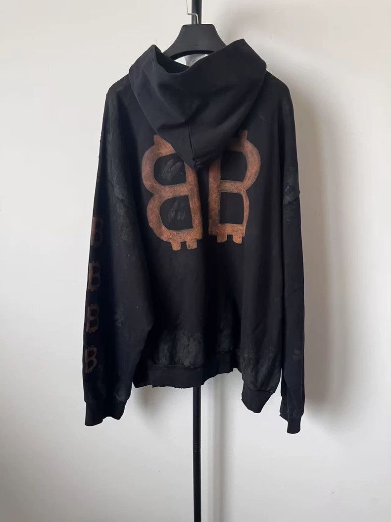 Balenciaga Balenciaga Letter printing to make old hooded sweaters Size US L / EU 52-54 / 3 - 2 Thumbnail