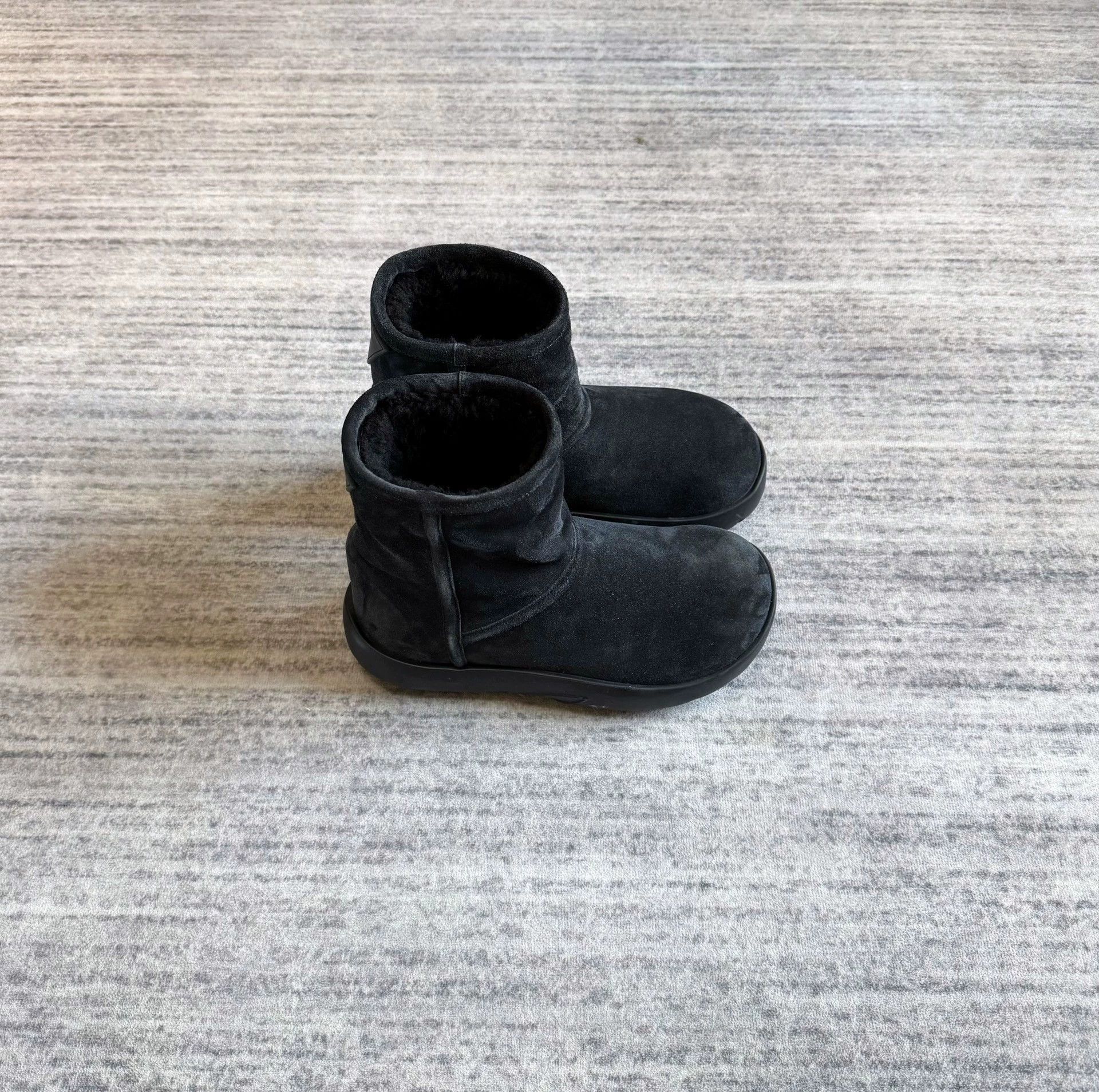 Bottega Veneta BV Faux Fur Thick Sole Snow Short Boots 36 Size US 5.5 / IT 35.5 - 2 Thumbnail