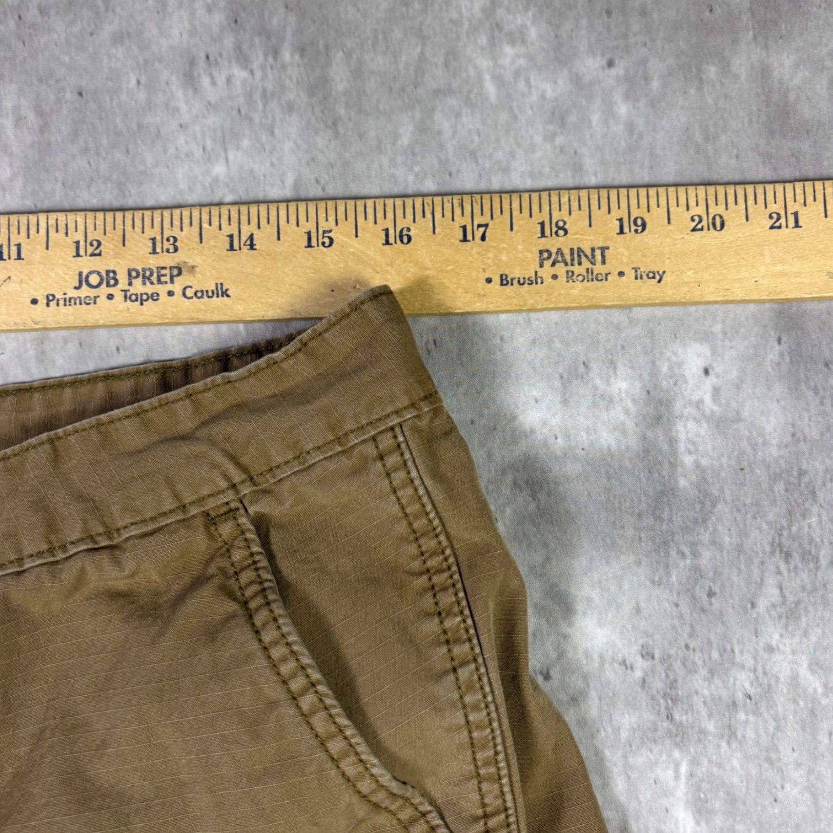 CO Levi Strauss Co Cargo Shorts Mens Size 32 Khaki Cargo Pocket 90s Vintage Brown Canvas Cotton Short) Size US 32 / EU 48 - 4 Thumbnail
