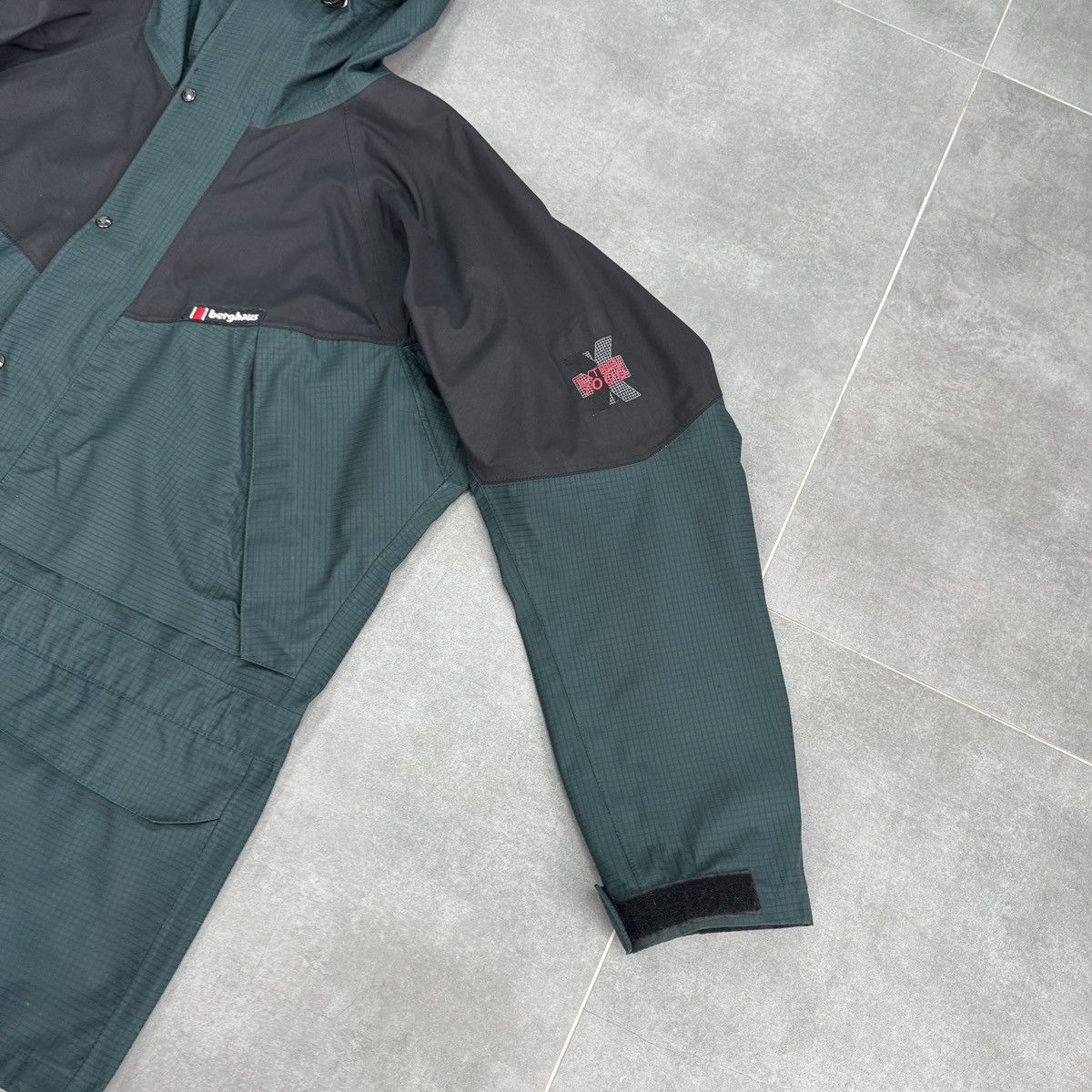 Berghaus Vintage Berghaus Extrem 7000 Gore-Tex Fabric Coat Jacket 90s Size US XL / EU 56 / 4 - 6 Thumbnail
