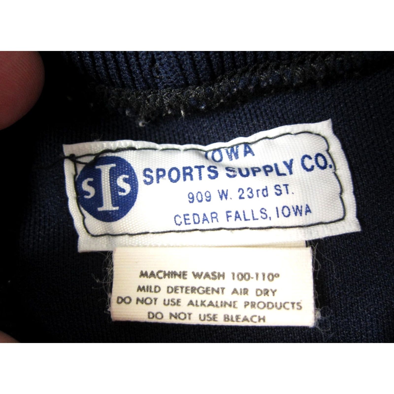 Vintage VINTAGE Iowa Sports Supply Belle Plaine Sweatshirt Womens L Blue Yellow 90s 70s 80s Made in USA Size L / US 10 / IT 46 - 4 Thumbnail