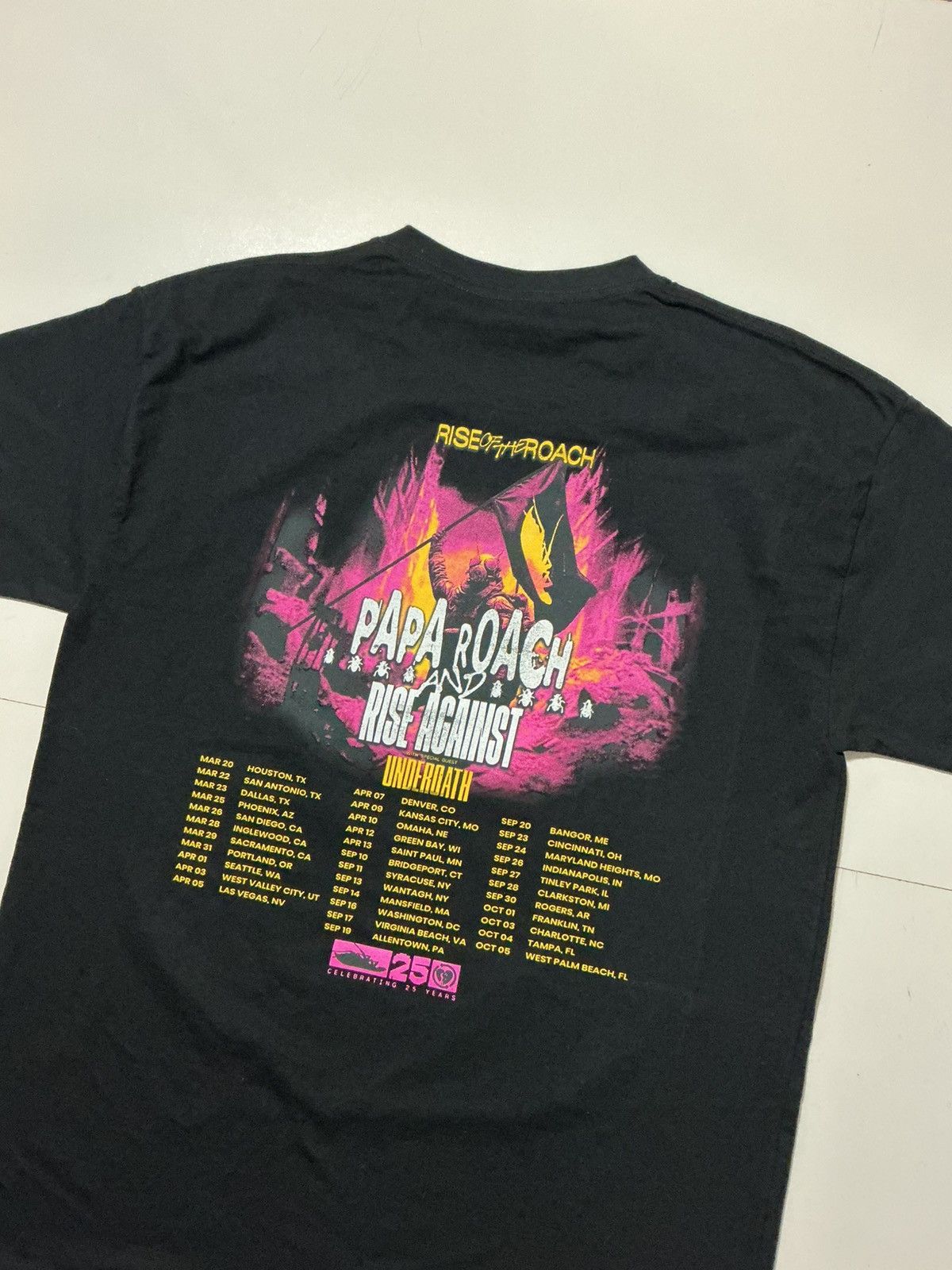 Band Tees Papa Roach Rise Of The Roach Tour 25 Years Of Infest T-Shirt Size US L / EU 52-54 / 3 - 5 Thumbnail