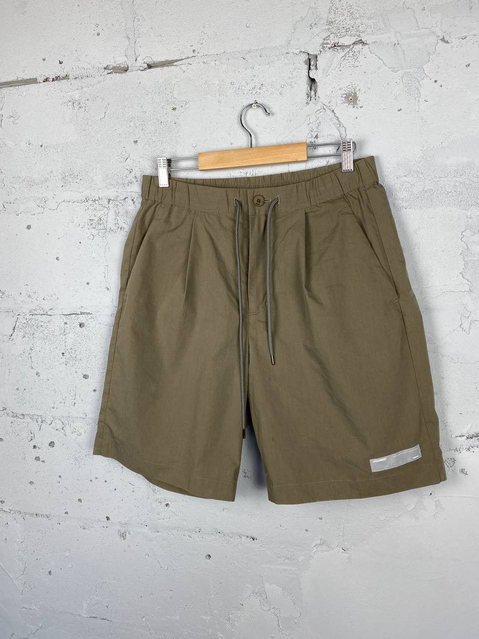 Attachment × Japanese Brand Attachment Military Shorts Army Japan Khaki Size US 32 / EU 48 - 2 Thumbnail