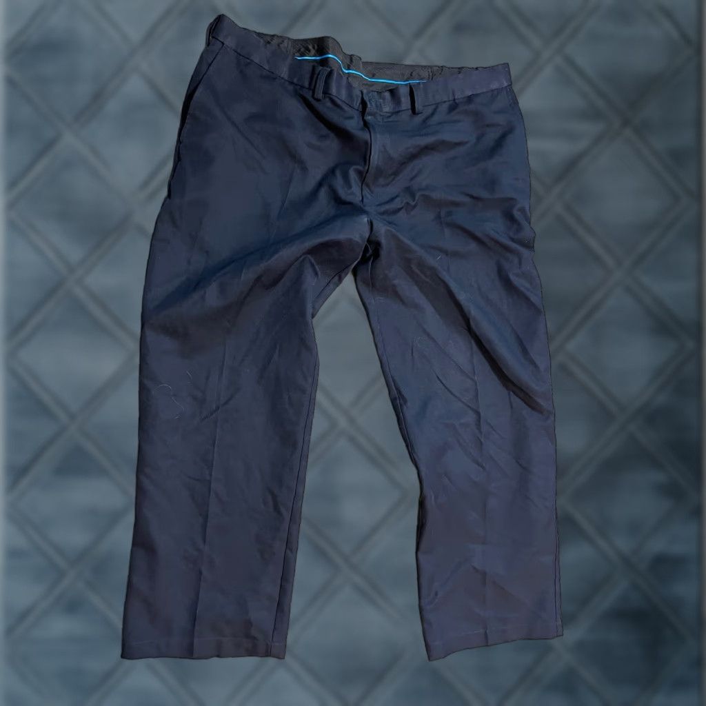 Haggar Haggar Dress Pants Navy Blue Flat Front 44x30 Men Pants Business Casual Belt Loops Straight Leg 44 Regular Size Navy Blue Haggar Mens Pants Dress Size US 44 / EU 60 - 1 Thumbnail