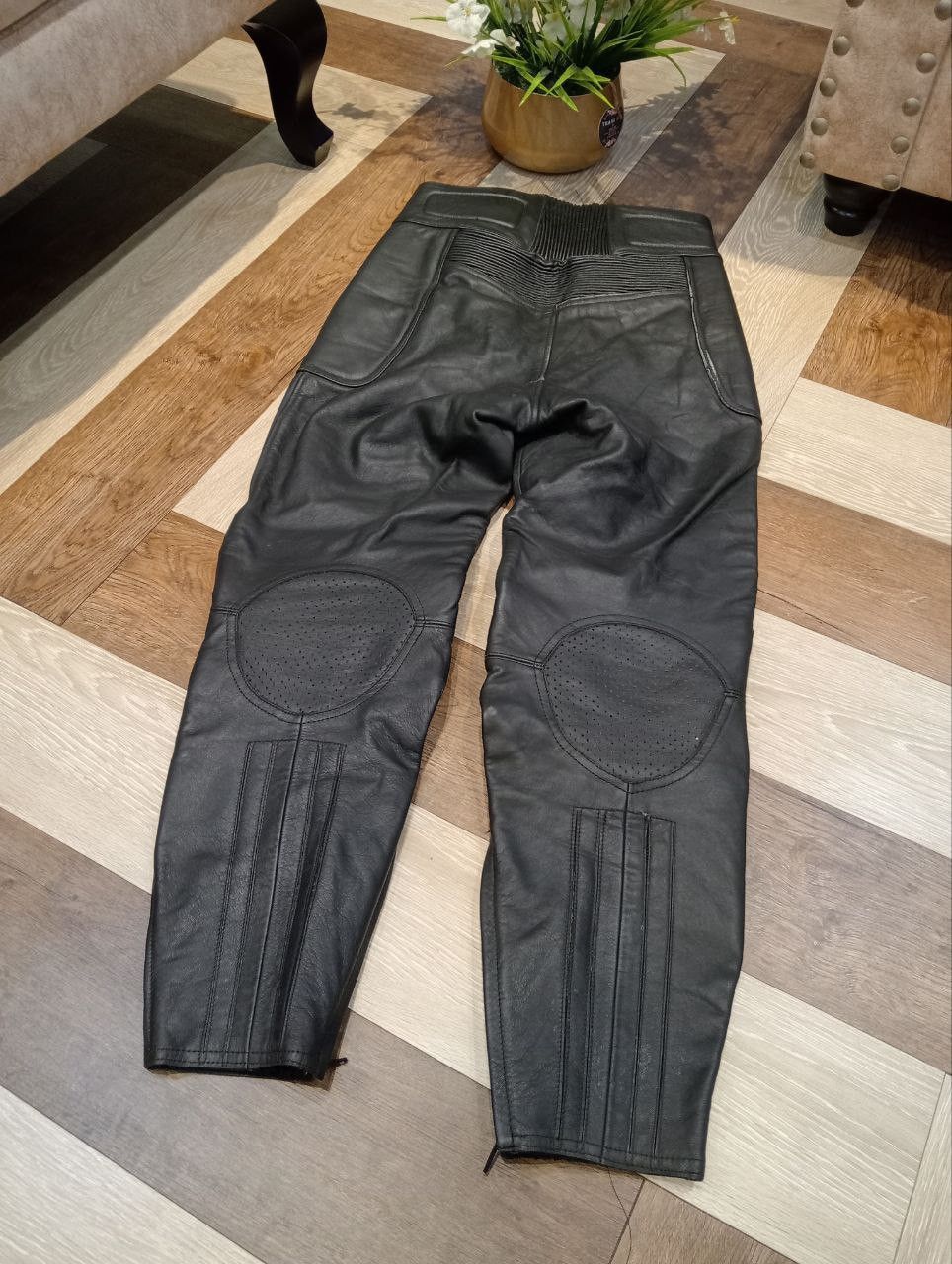 Gear for Sports SRP RIDING GEAR MOTORCYCLE LEATHER PANTS Size US 29 - 11 Thumbnail