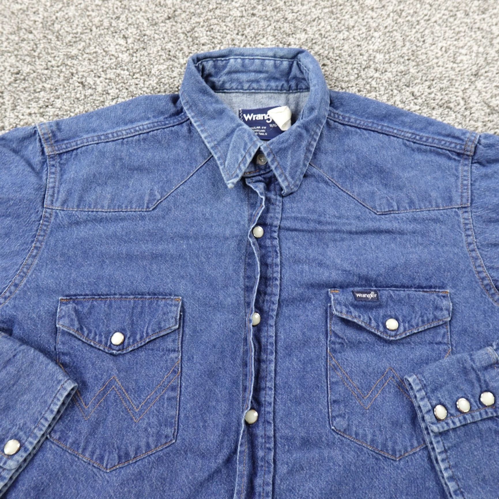 Wrangler VINTAGE Wrangler Shirt Mens 16.5 Blue Denim Pearl Snap Sanforized Western Cowboy USA ShirtMensDenimBluePearlSnapSanforizedVintageWrangler Size US XL / EU 56 / 4 - 5 Thumbnail