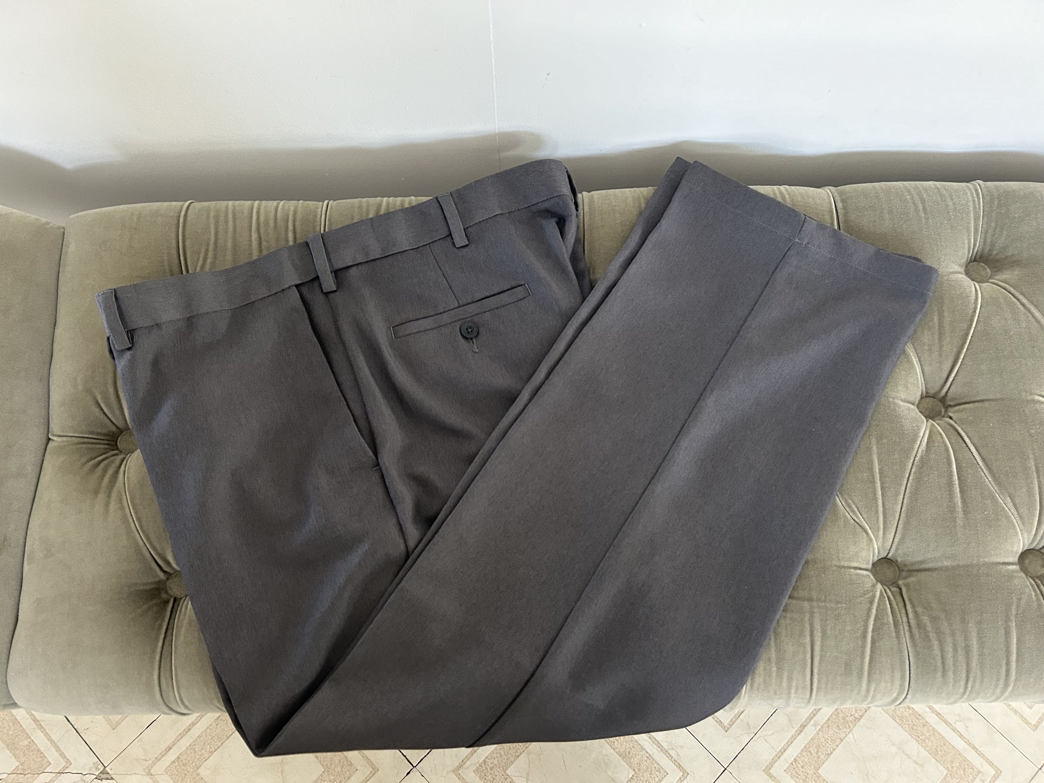 Haggar Haggar gray pants trousers size 40W 30L Flat front easy care