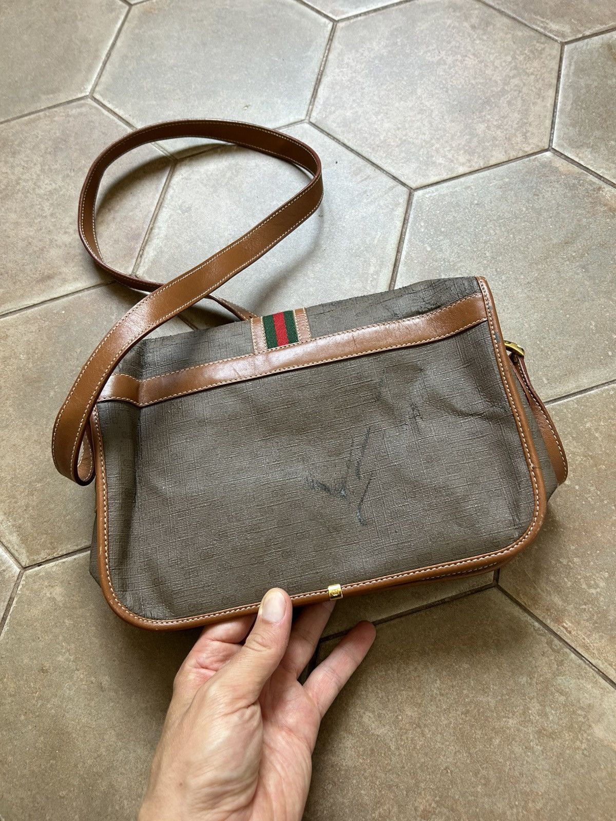 Gucci Authentic GUCCI Vintage Crossbody Bag Size ONE SIZE - 4 Thumbnail