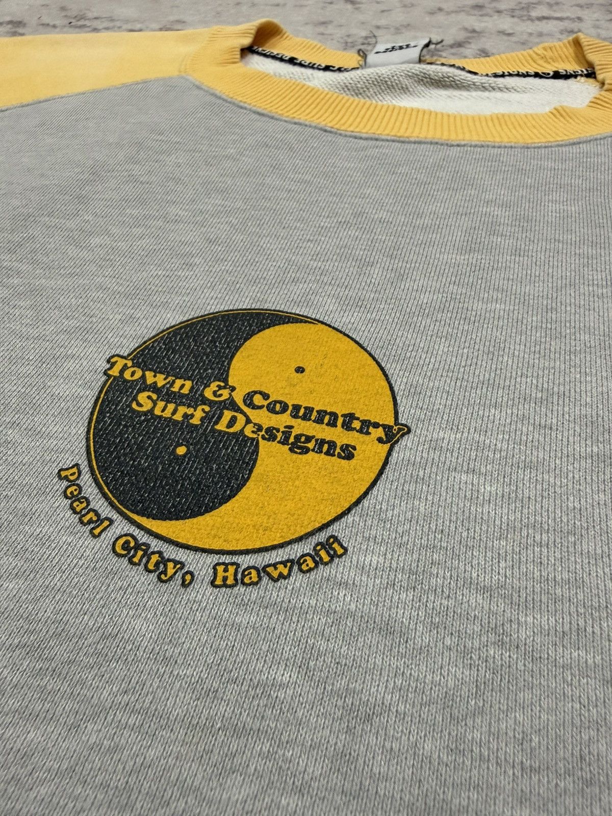 Vintage Vintage T&C Surf Design Hawaii Raglan Sleeve Sweatshirt Size US XL / EU 56 / 4 - 7 Thumbnail