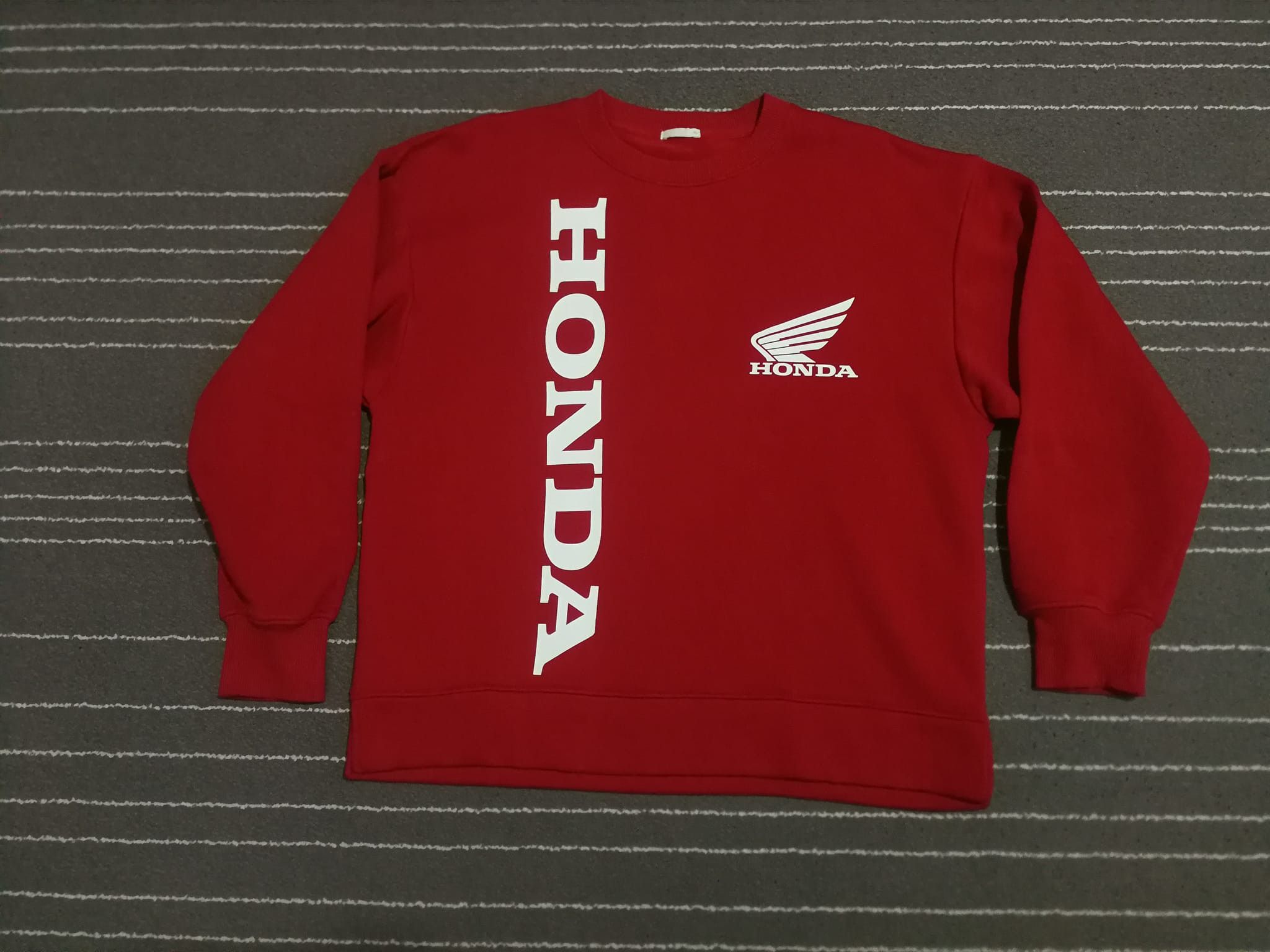 image of Gu Red Sweatshirt M, Men's (Size Medium)