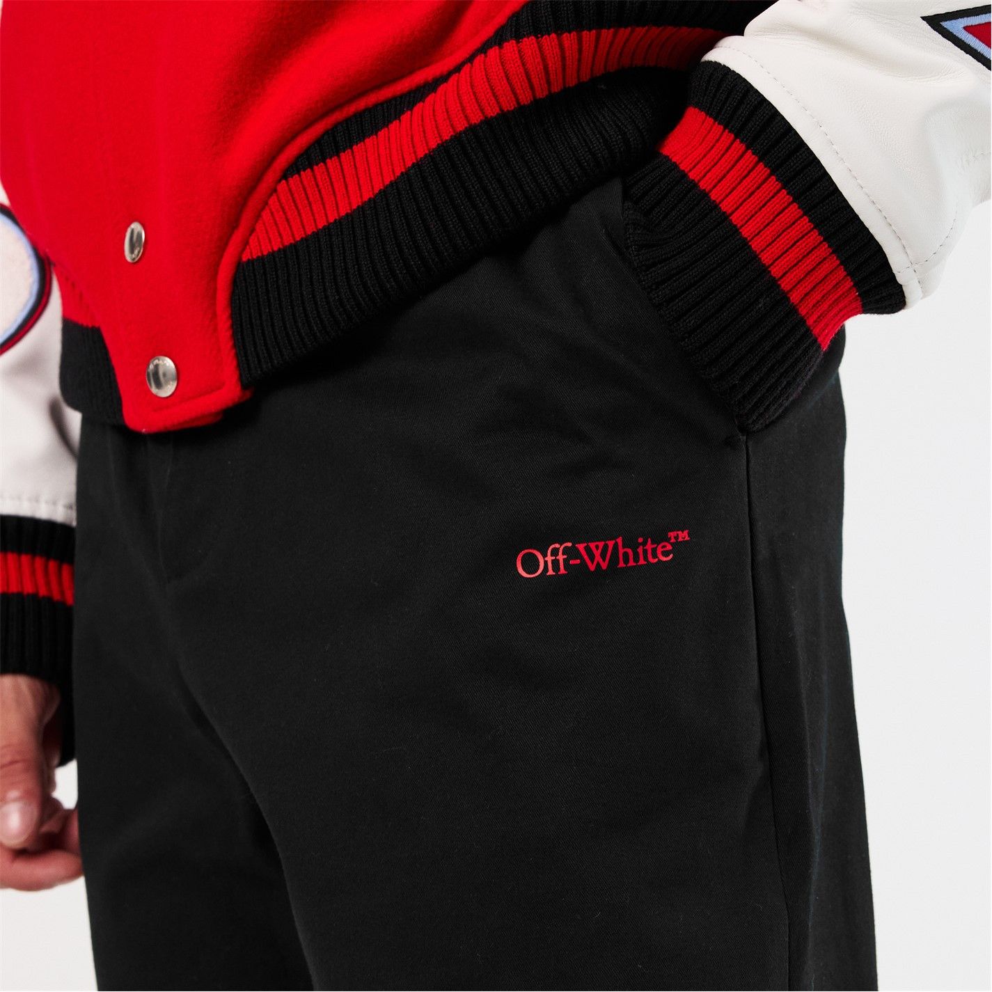 Off-White o1g2r1mq0226 Slim Fit Trousers In Black/Grey Size US 34 / EU 50 - 5 Thumbnail