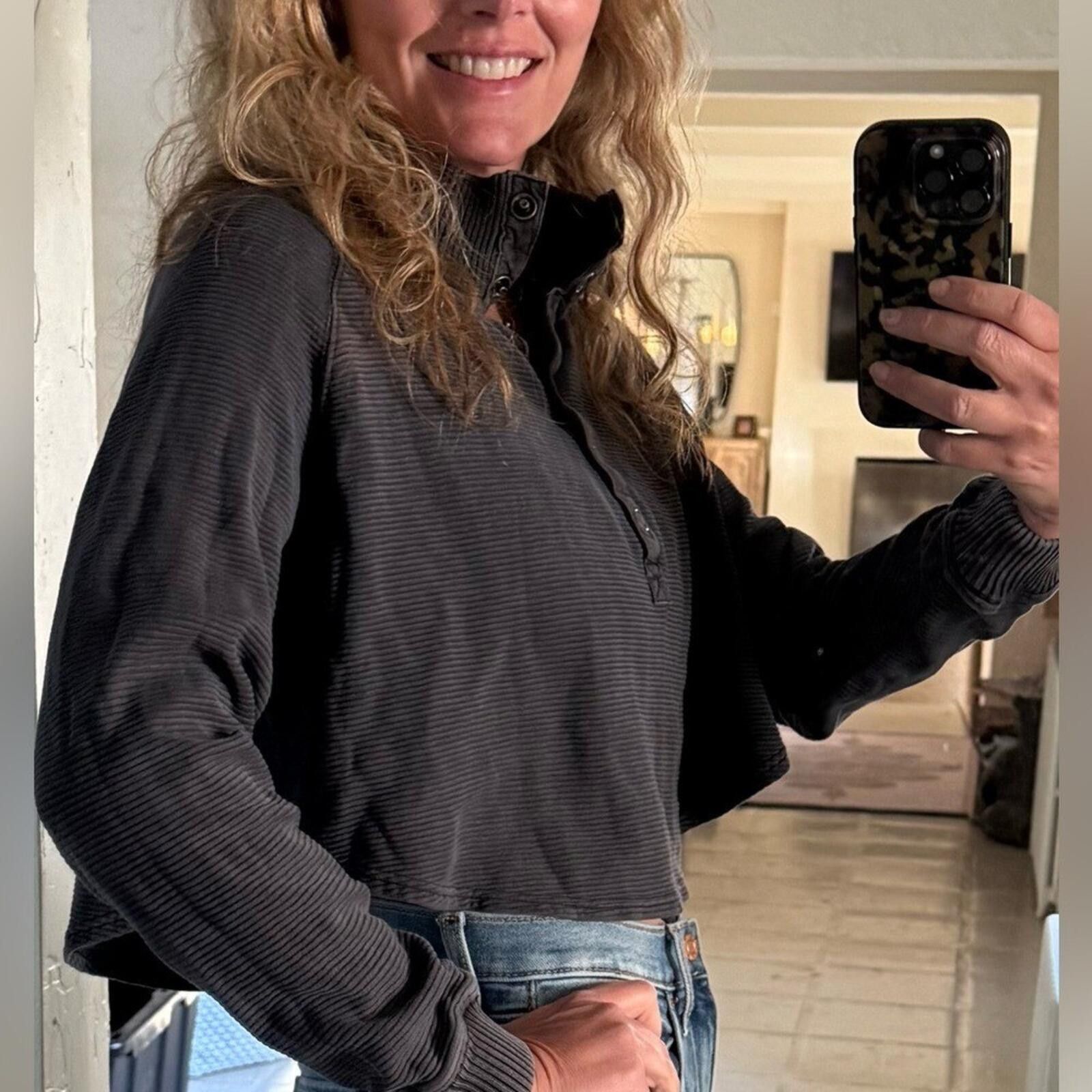 Free People Free People Ribbed Cropped Henley Pullover Faded Charcoal S Size S / US 4 / IT 40 - 2 Thumbnail