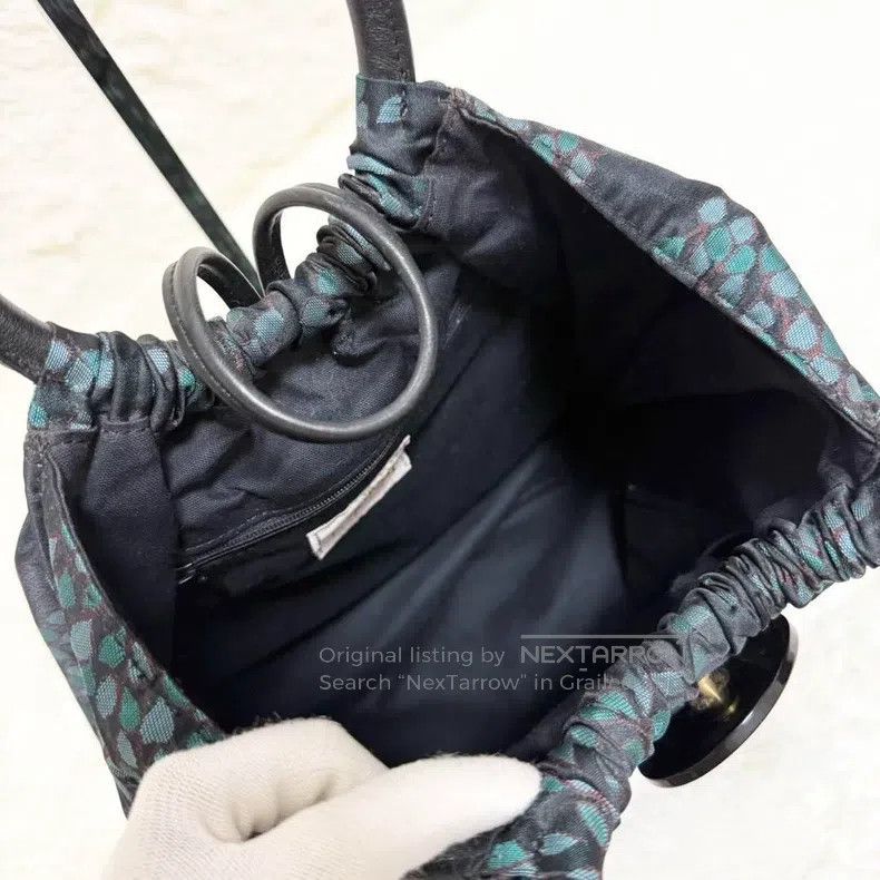 Vivienne Westwood Vivienne Westwood size os Large Orb Buttons Wind Style Bask Size ONE SIZE - 7 Thumbnail