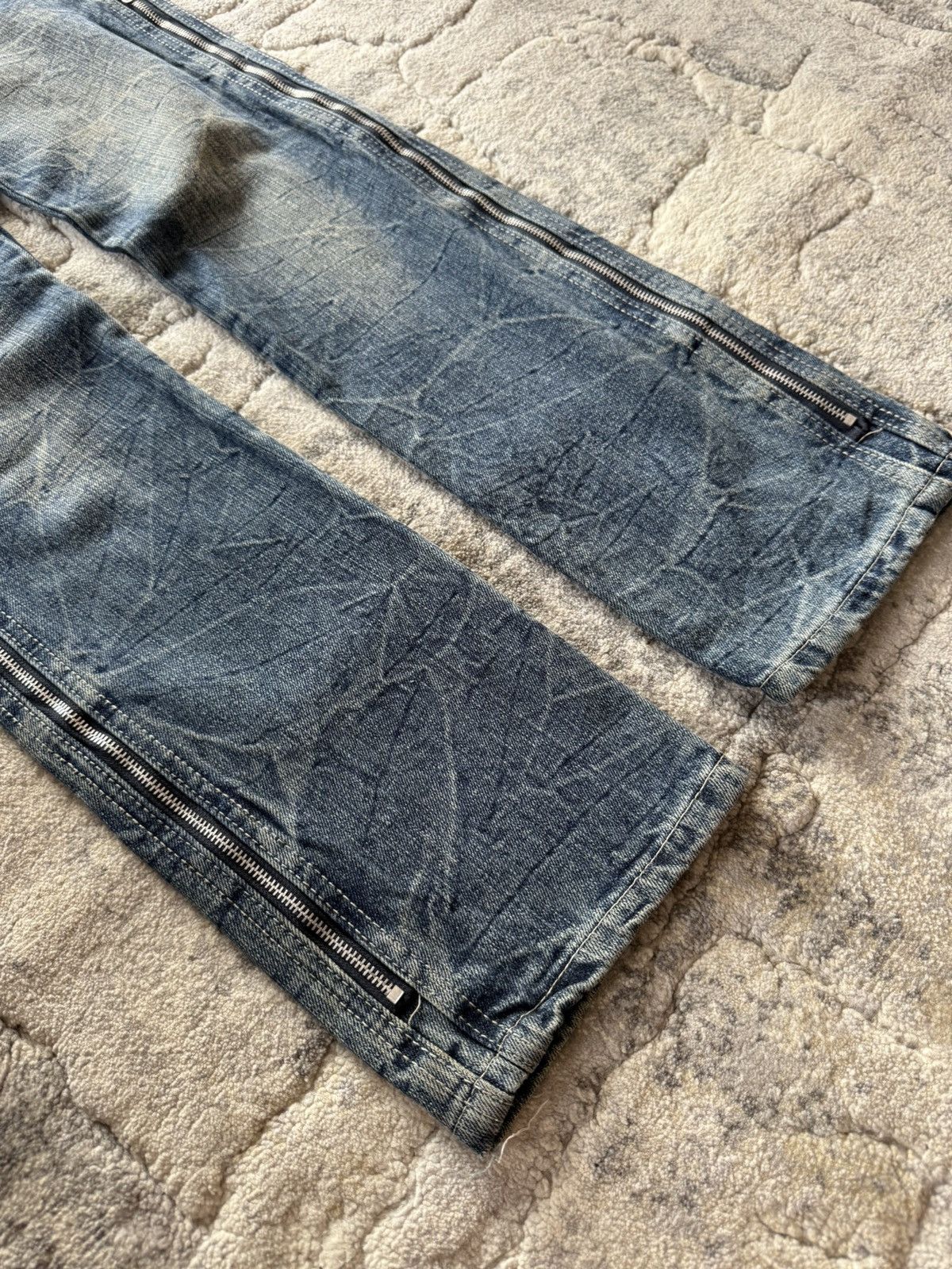 Le Grande Bleu (L.G.B.) T.S.H.H Japan Avant Garde Studded Zipper Denim Jeans Size US 28 / EU 44 - 20 Thumbnail